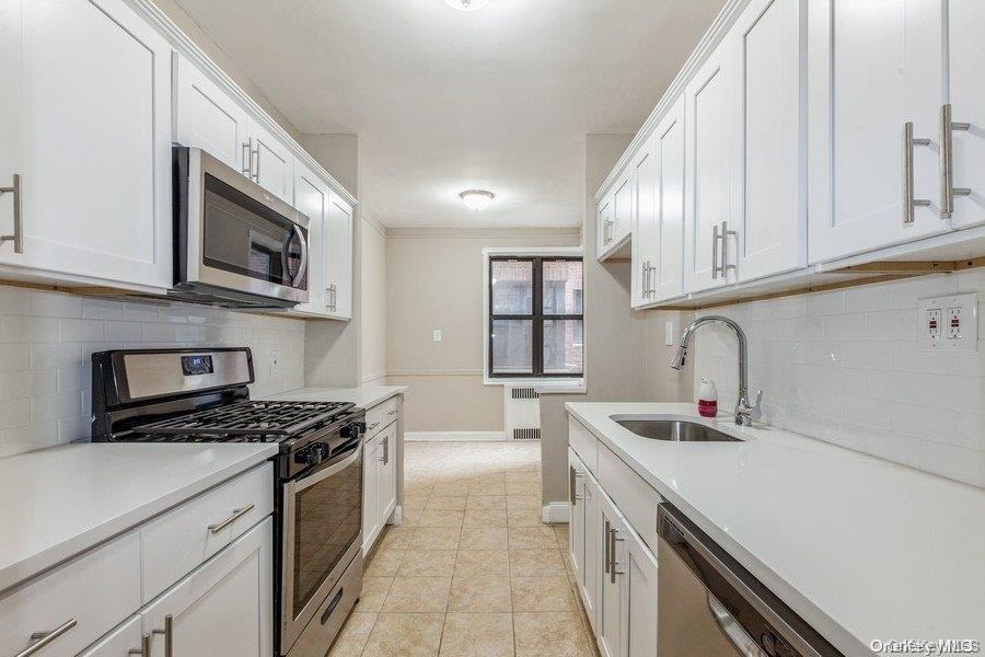 69-10 Yellowstone Boulevard 202 Property Photo 5