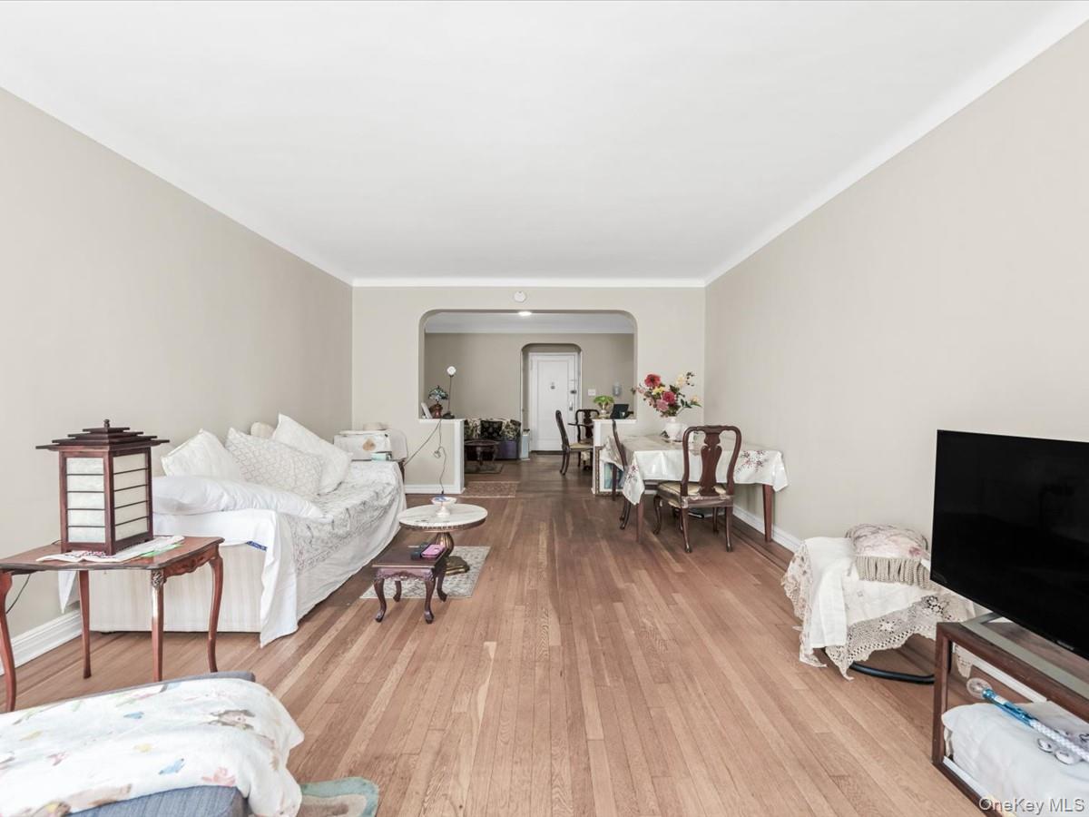 69-10 Yellowstone Boulevard 202 Property Photo 10