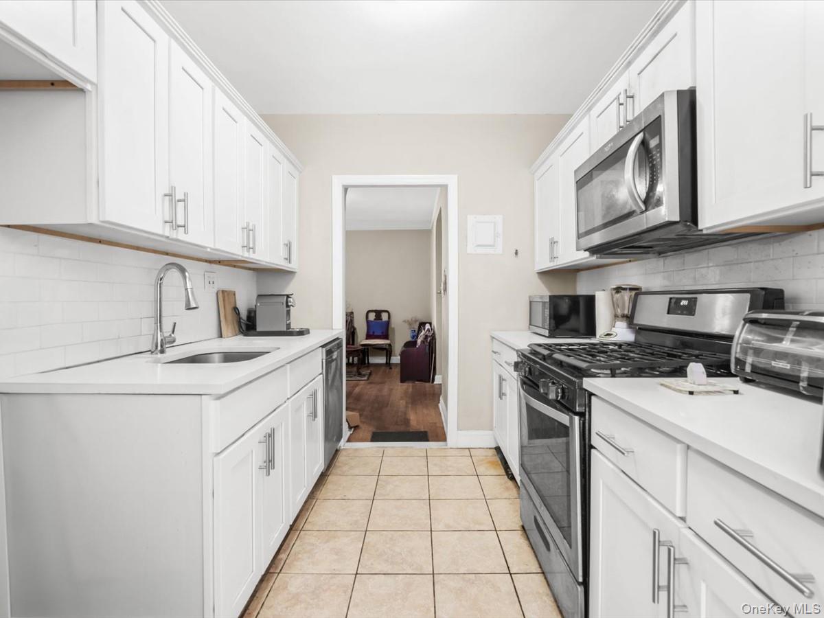 69-10 Yellowstone Boulevard 202 Property Photo 14
