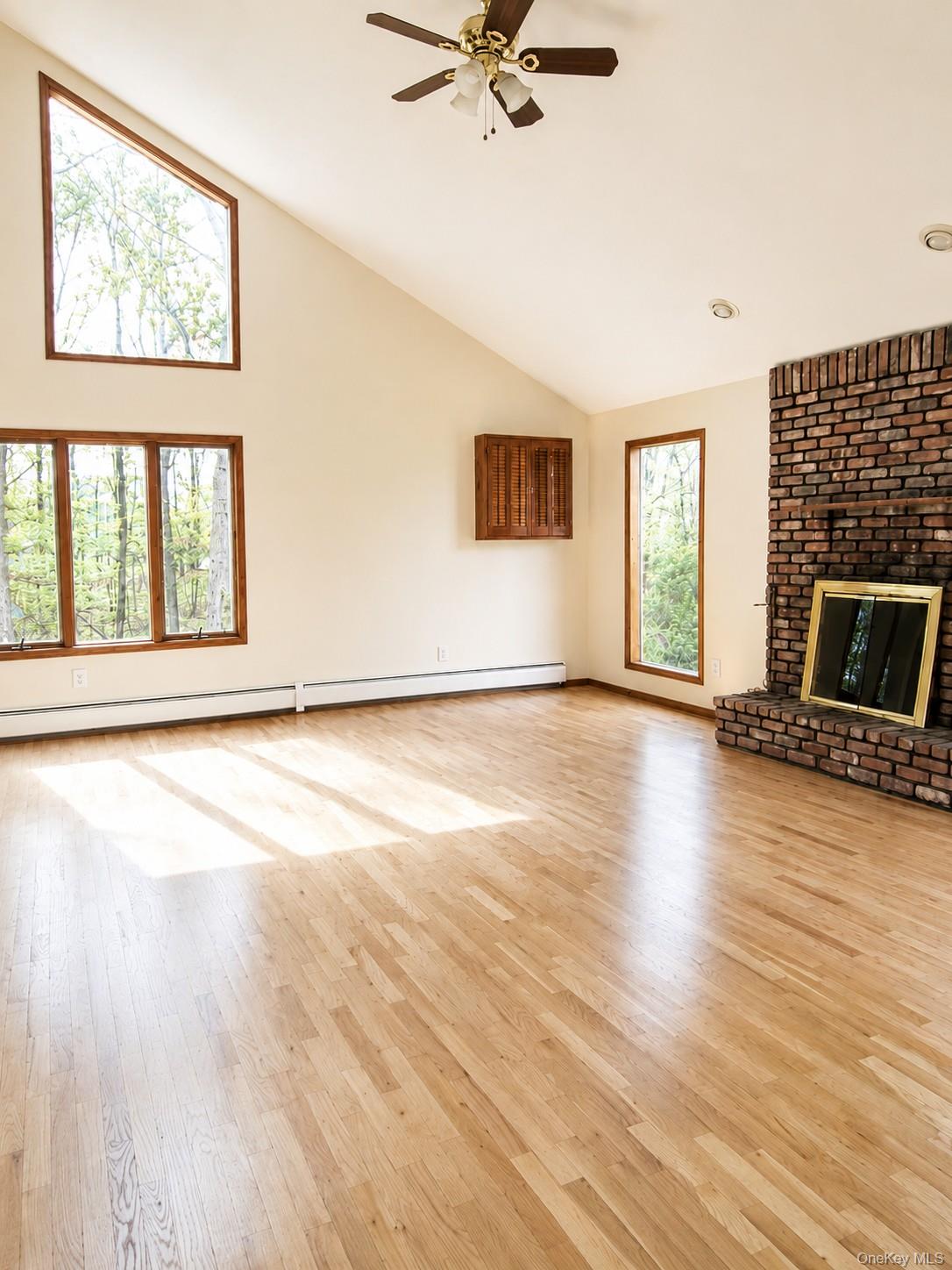 8 Friend Court Property Photo 5