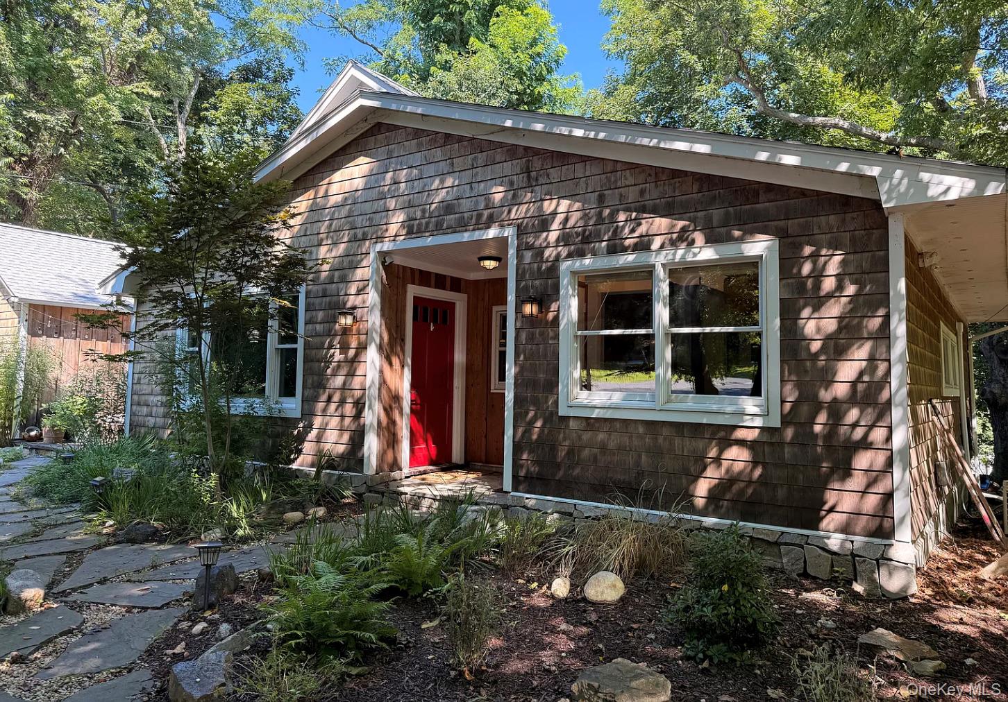 331 Thompson Street Property Photo 1