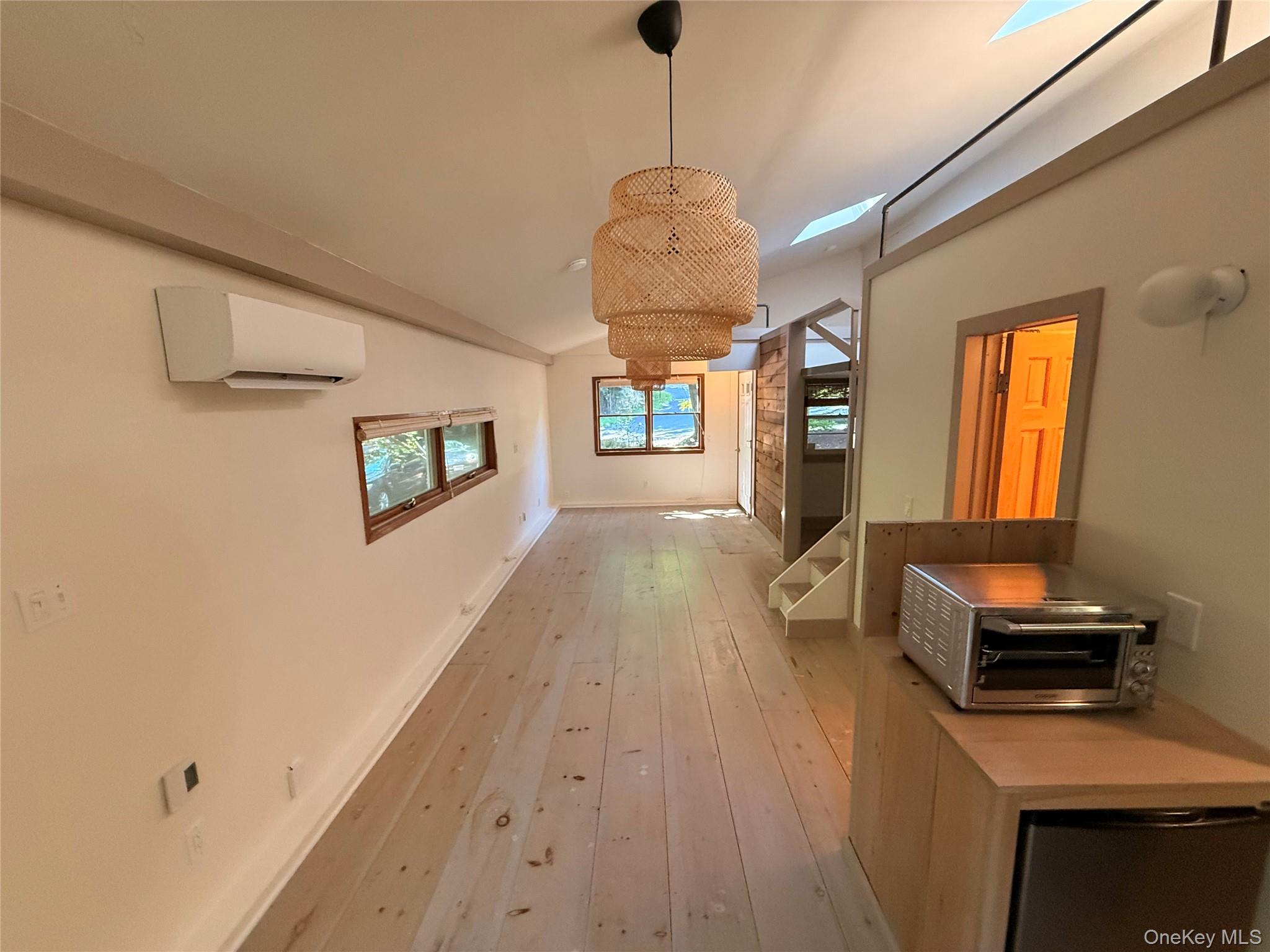 331 Thompson Street Property Photo 6