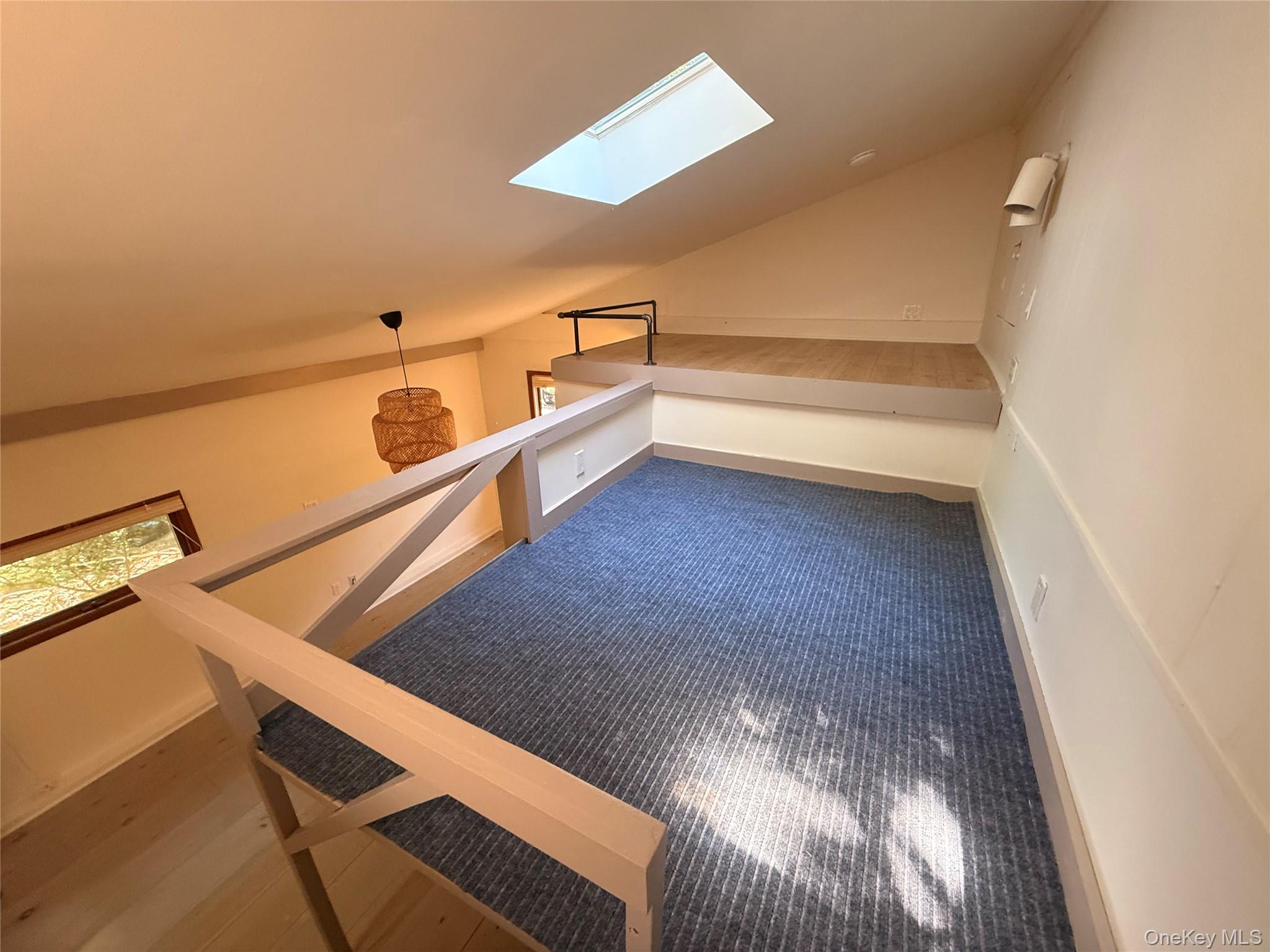 331 Thompson Street Property Photo 8