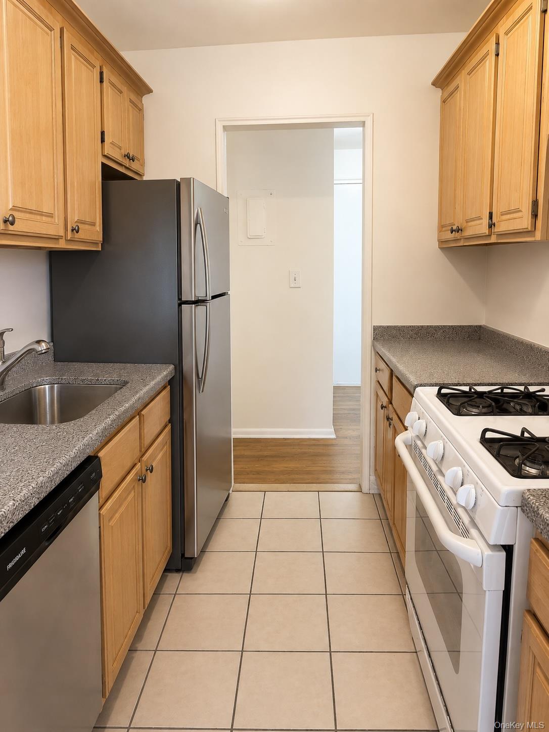 855 Broadway 5c Property Photo 6