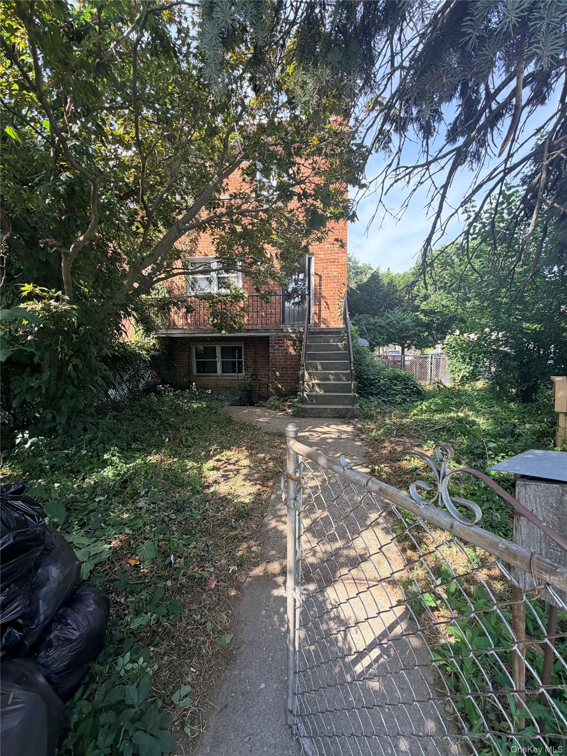 4200 E Tremont Avenue Property Photo 1