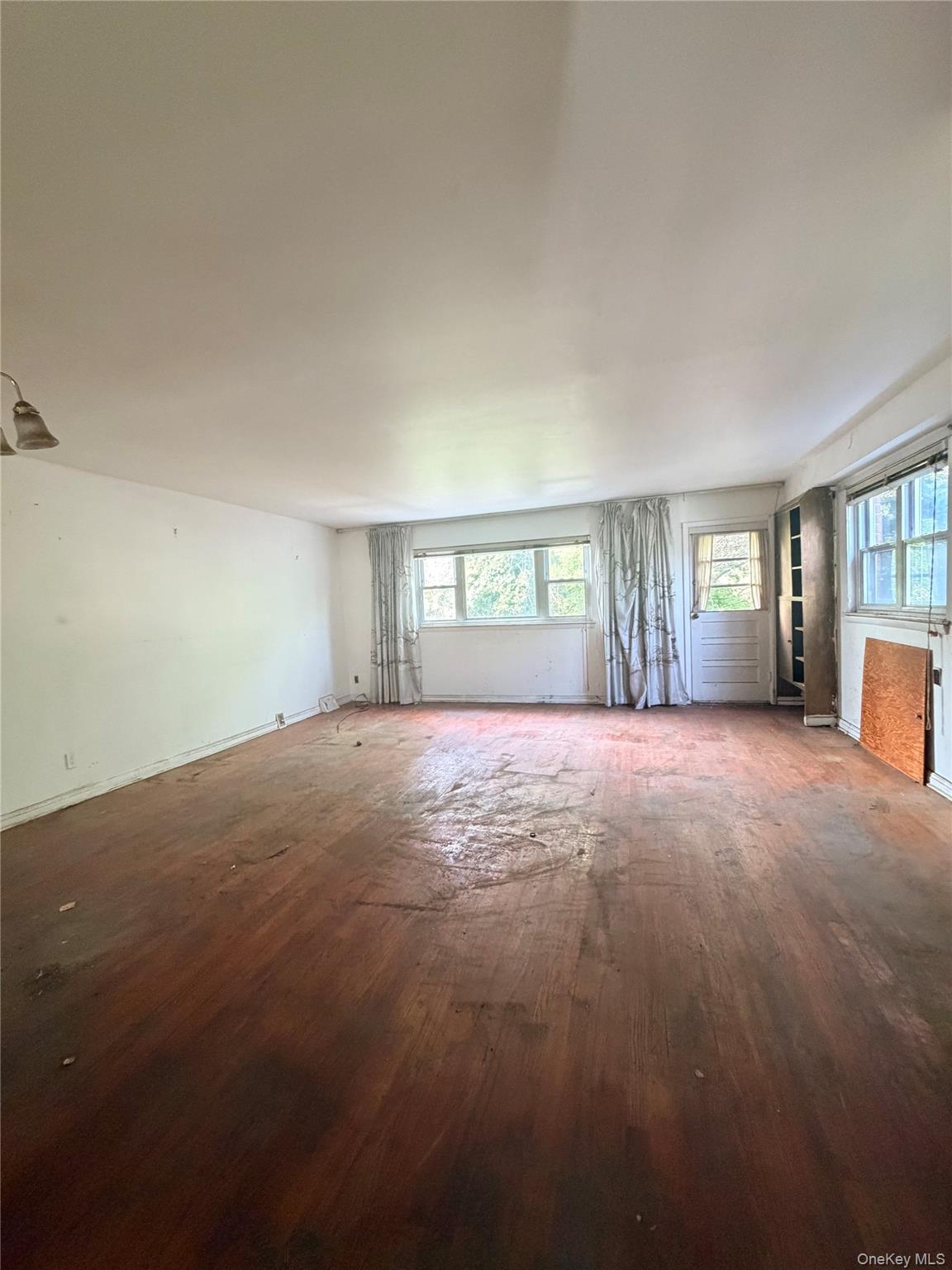 4200 E Tremont Avenue Property Photo 5