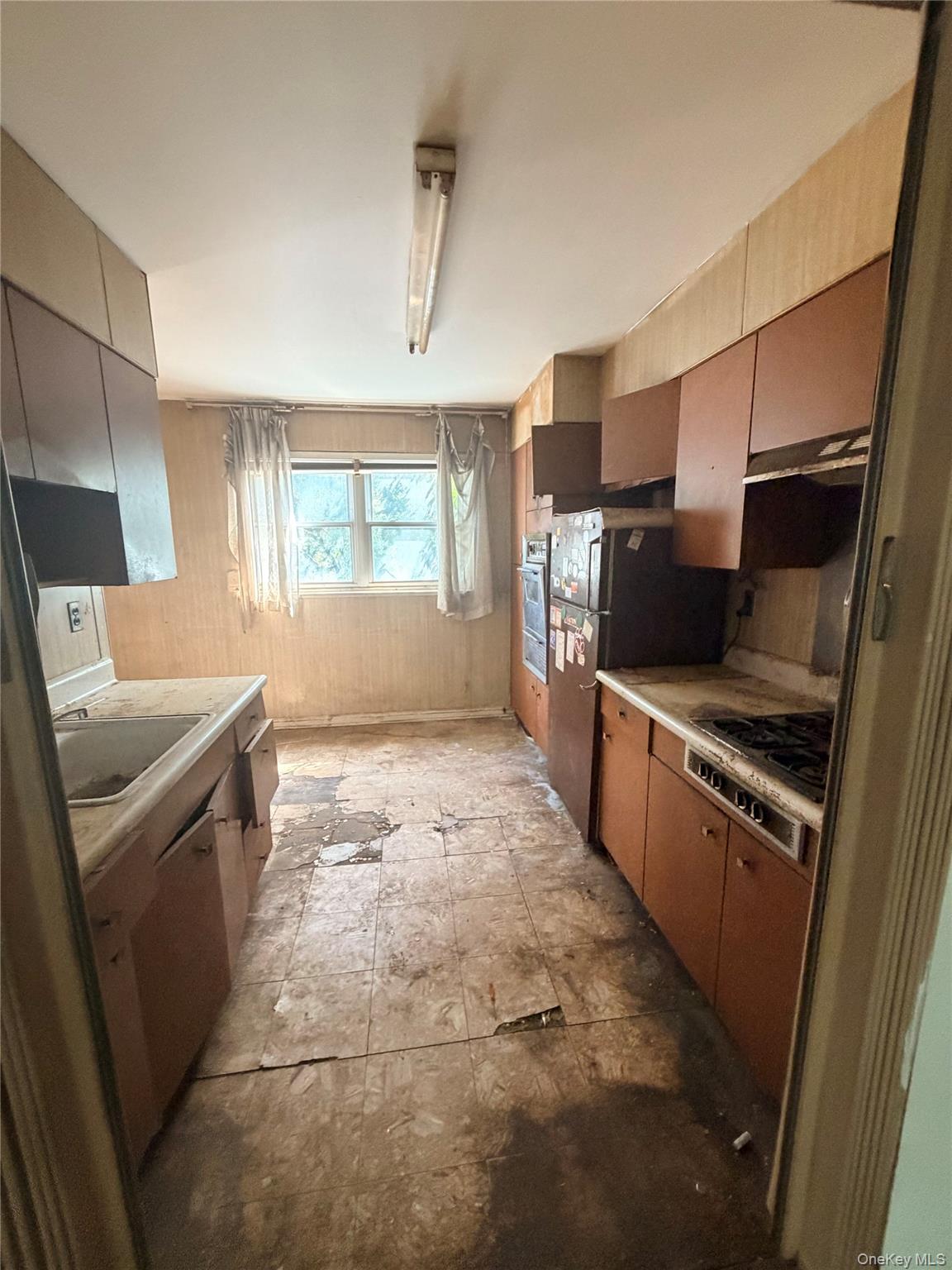 4200 E Tremont Avenue Property Photo 7