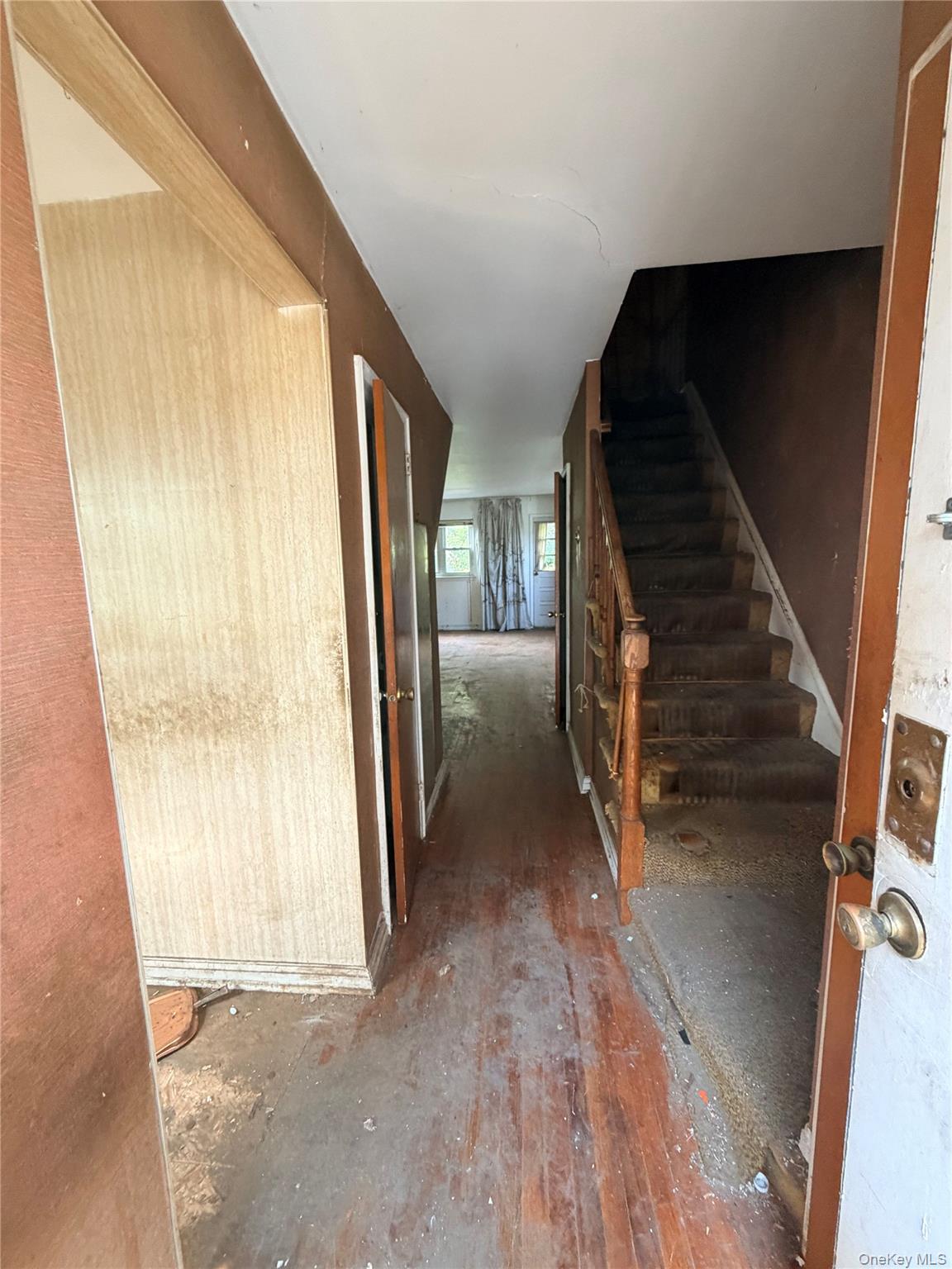 4200 E Tremont Avenue Property Photo 9