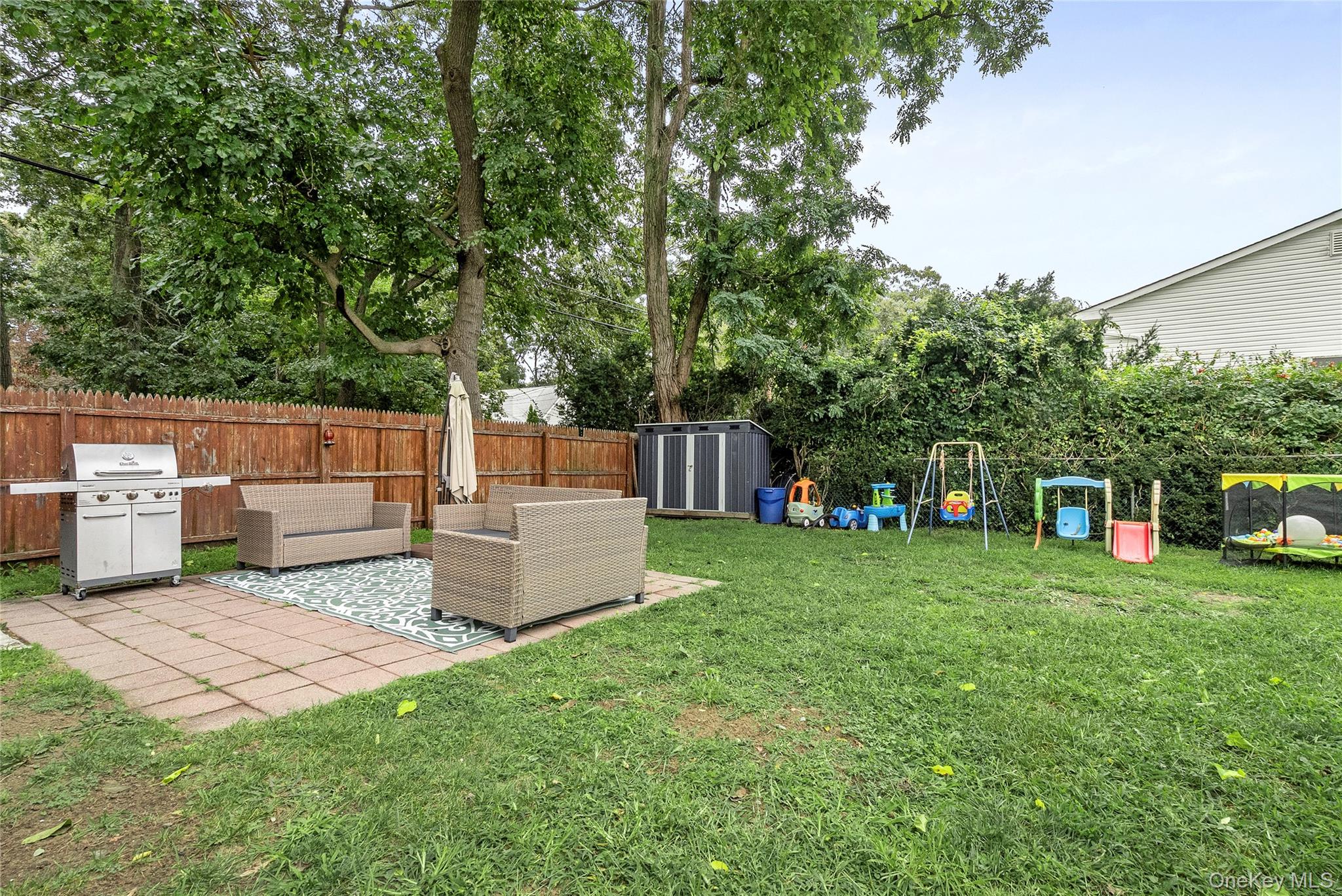 42 S Washington Avenue Property Photo 4