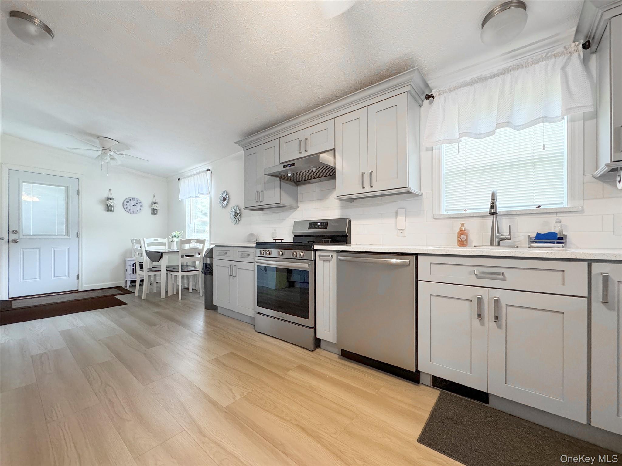 1800 Osborn Avenue 1e Property Photo 4