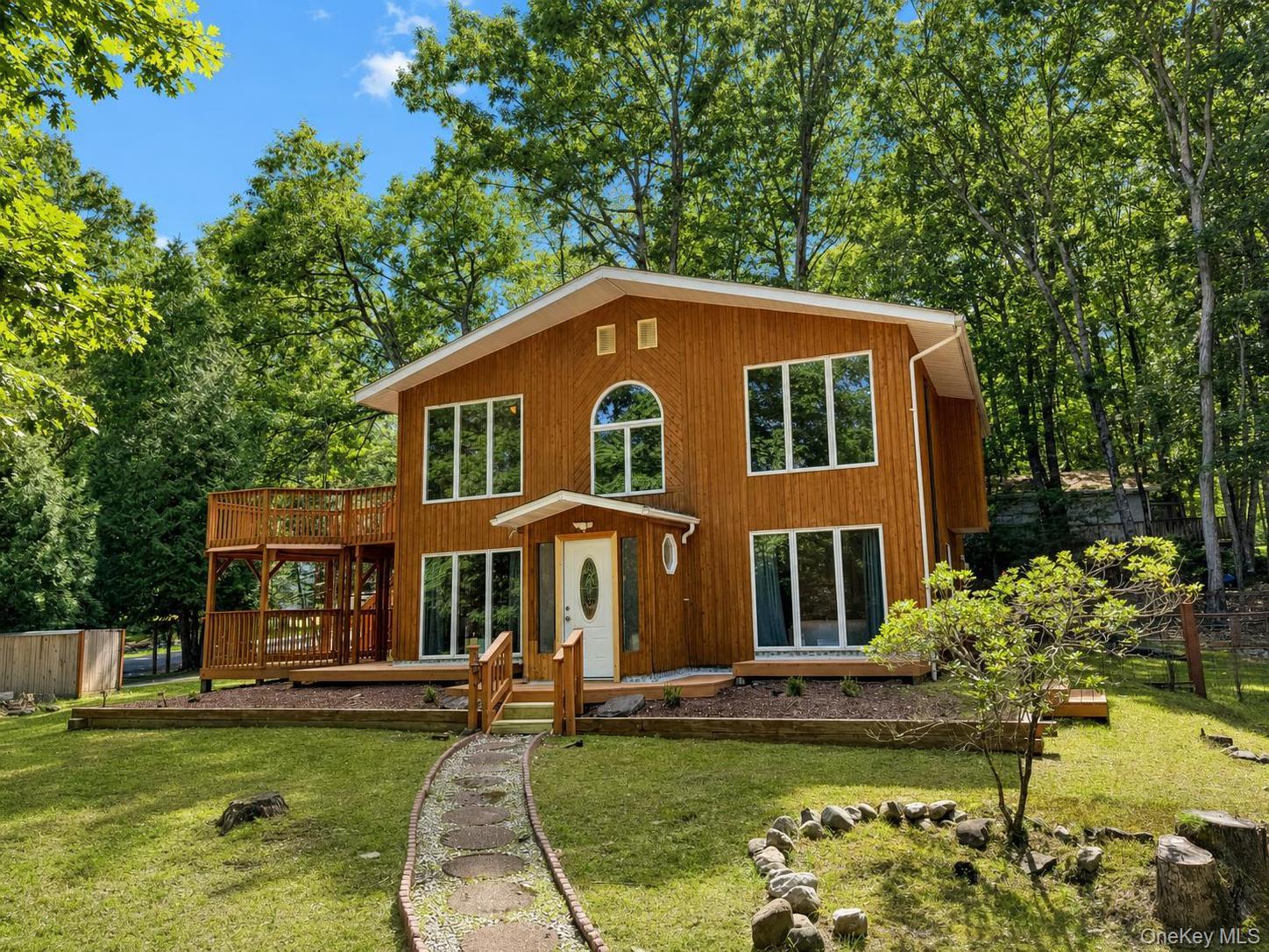33 Buckingham Circle Property Photo 1
