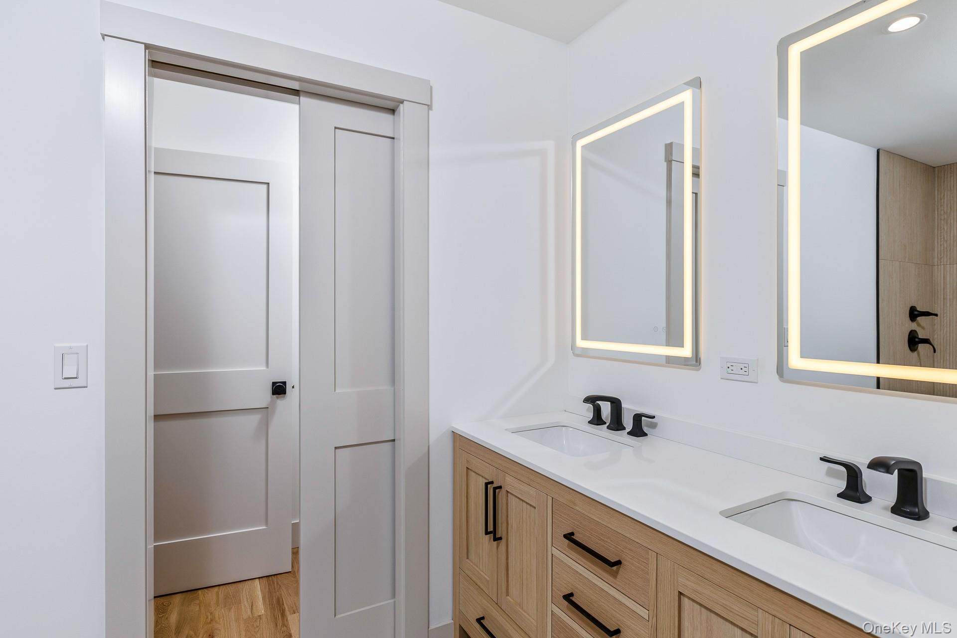 17 Nidzyn Avenue Property Photo 19