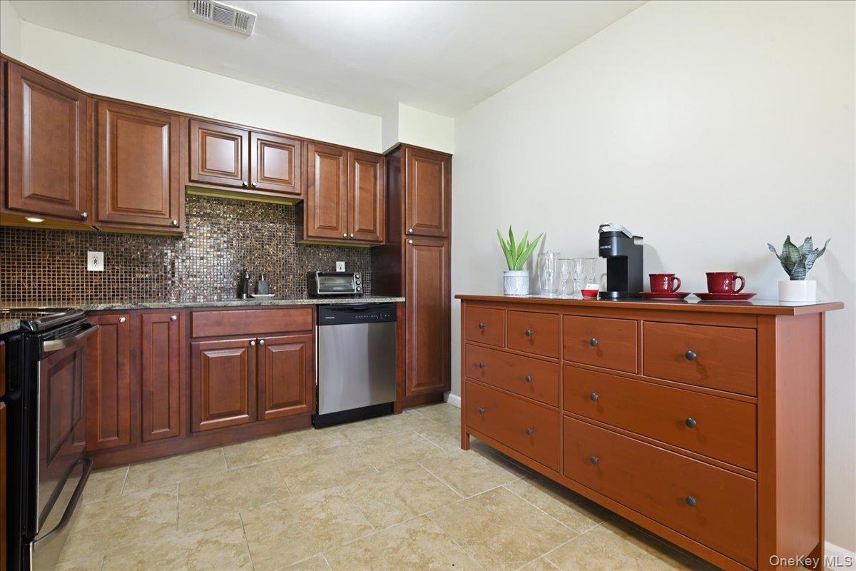 175 Main Avenue 167 Property Photo 13