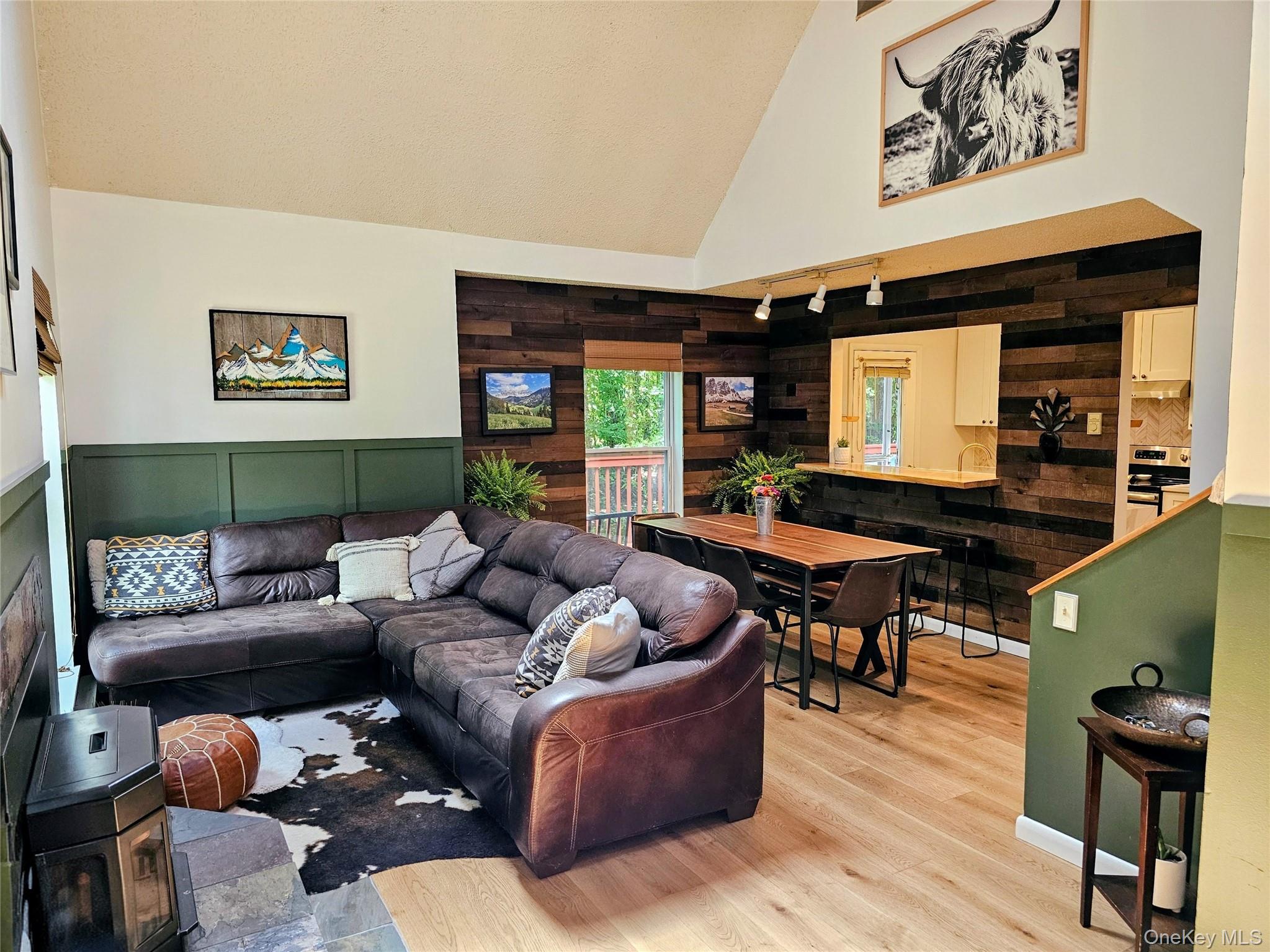 27 Fox Run Property Photo 1
