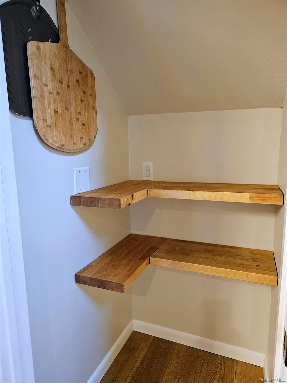 27 Fox Run Property Photo 17