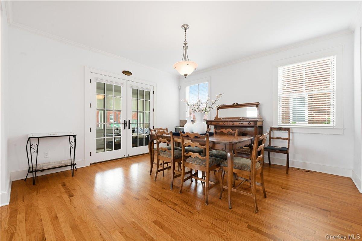 729 W Penn Street Property Photo 4