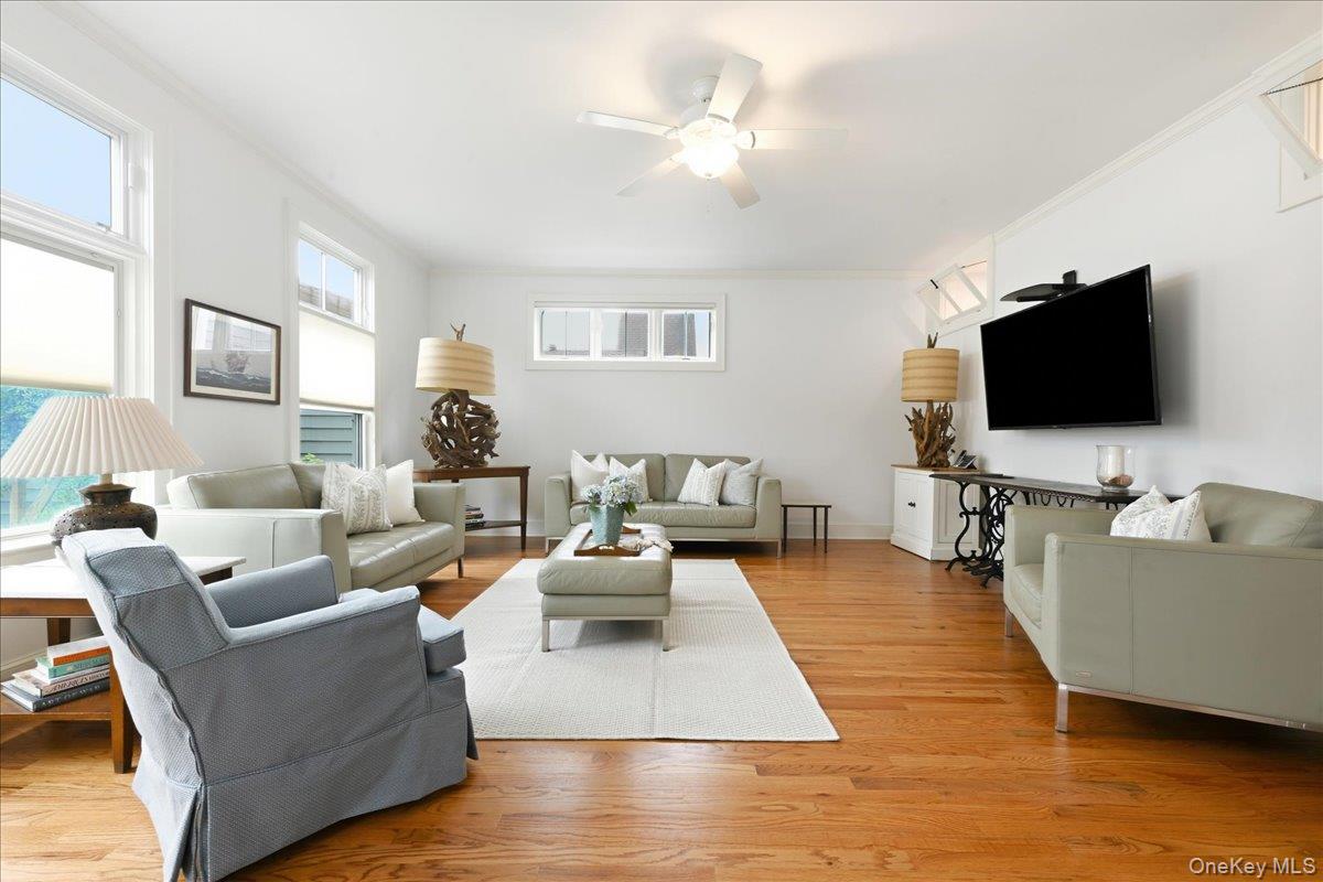 729 W Penn Street Property Photo 18