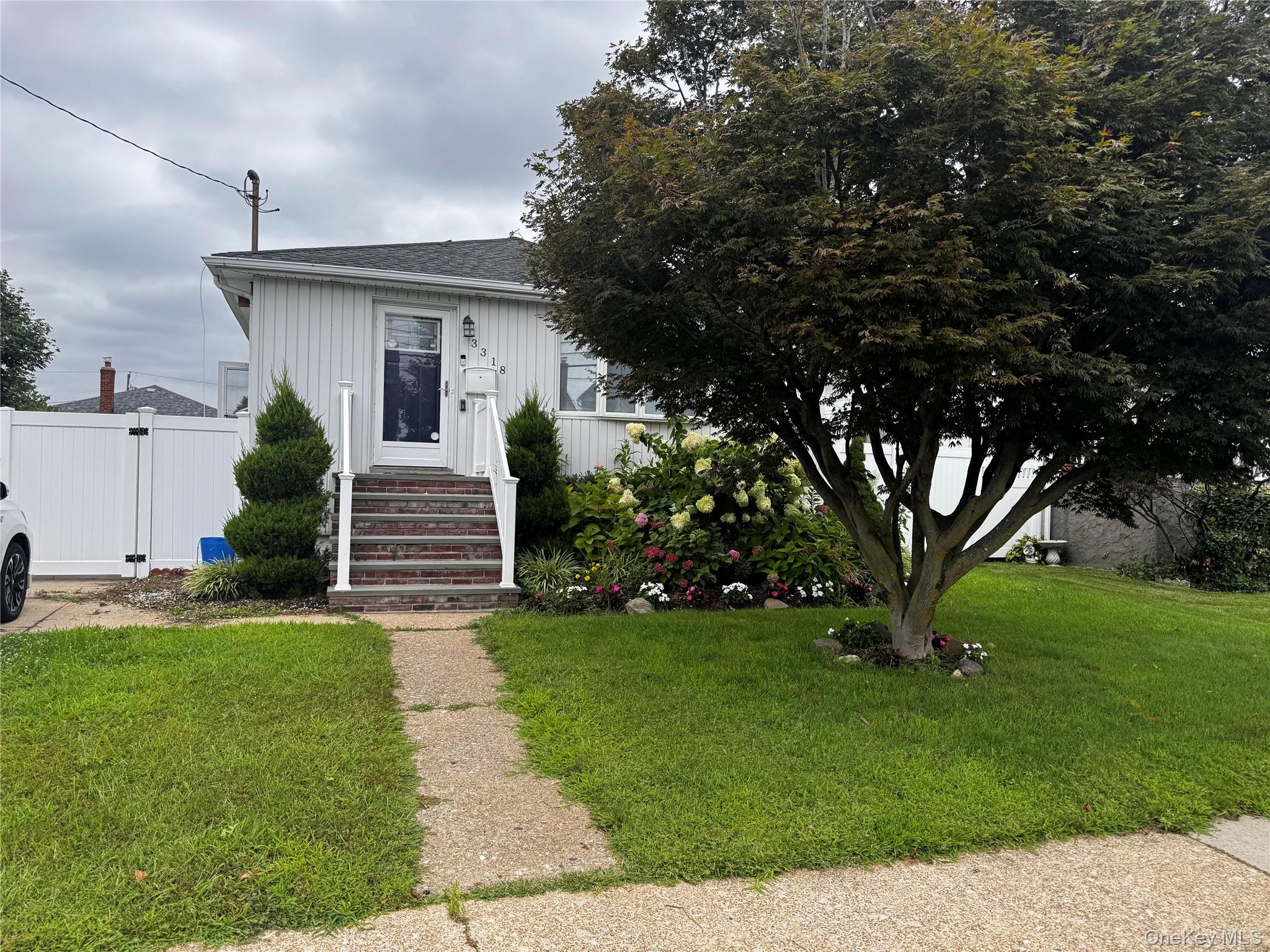 3318 Murdock Avenue Property Photo 1