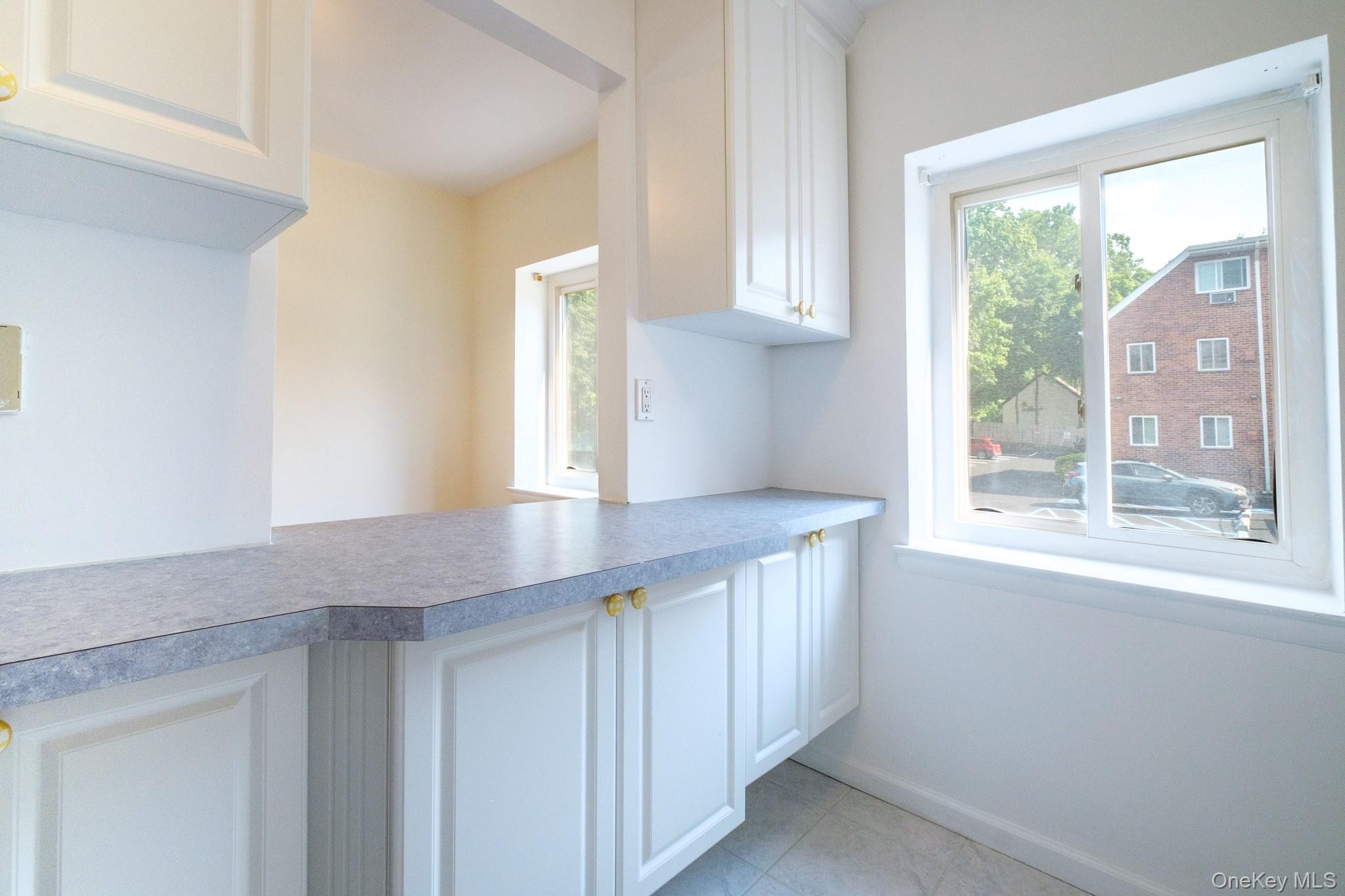 838 Pelhamdale Avenue 1i Property Photo 8