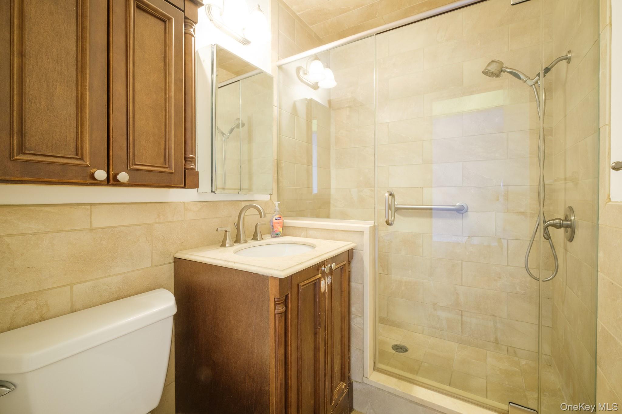 838 Pelhamdale Avenue 1i Property Photo 12