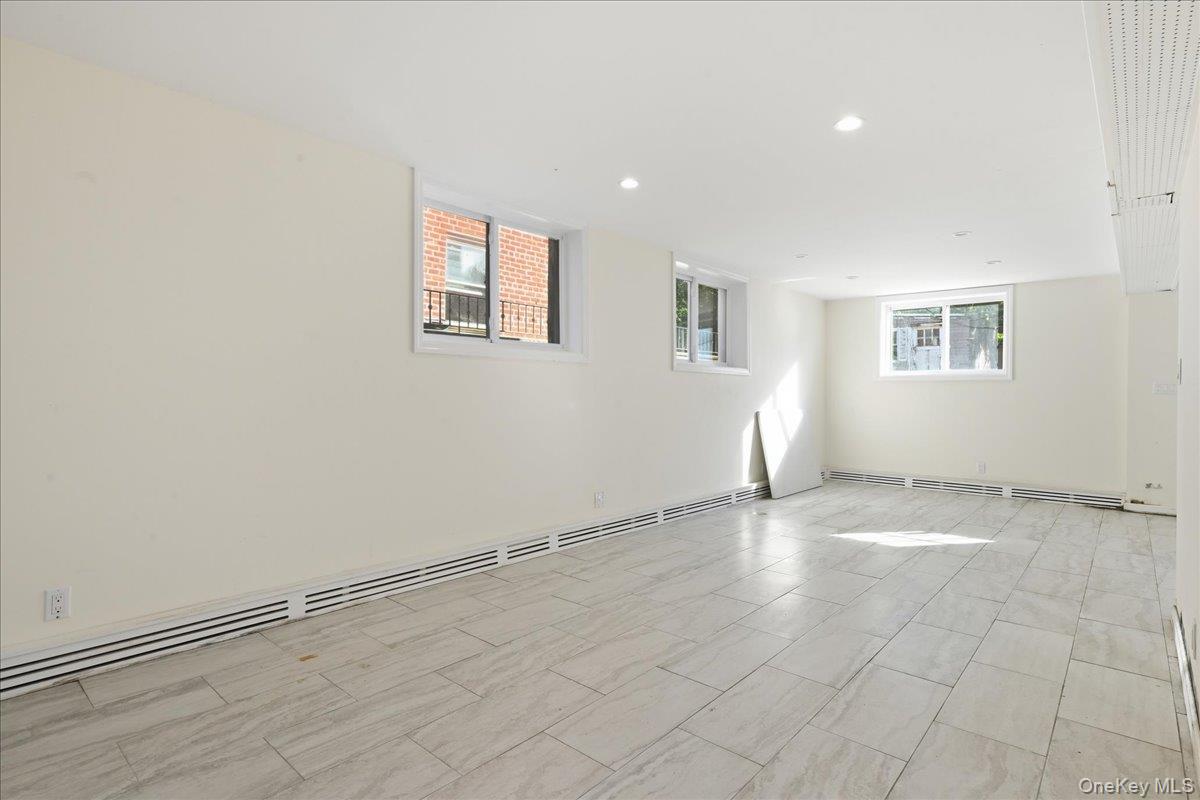 6043 69th Place Property Photo 13
