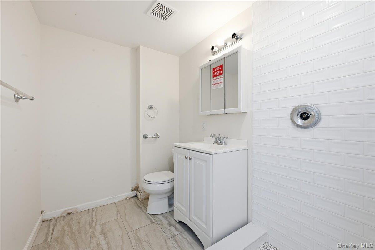 6043 69th Place Property Photo 16