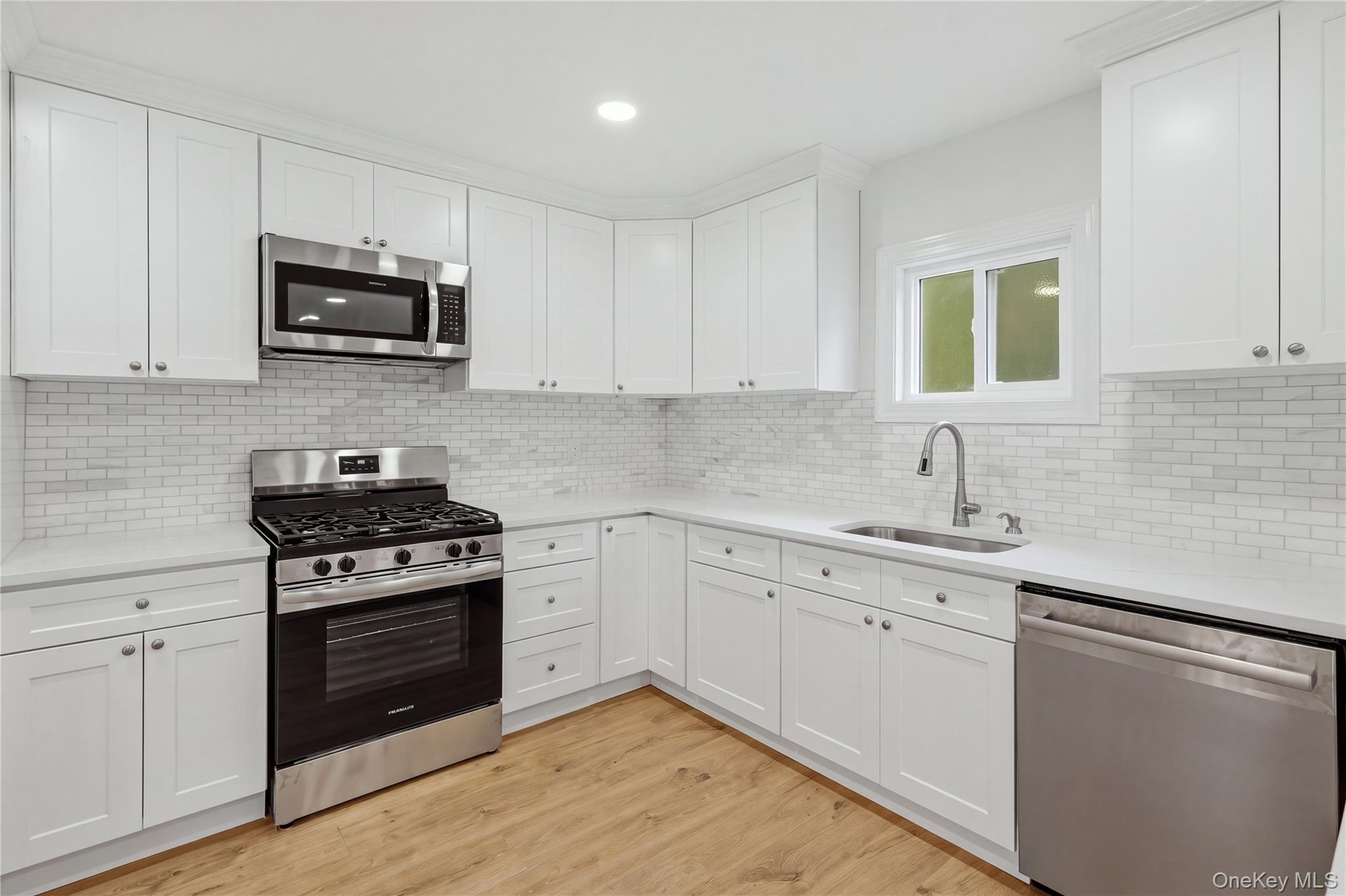 93 Mount Sinai Coram Road Property Photo 10