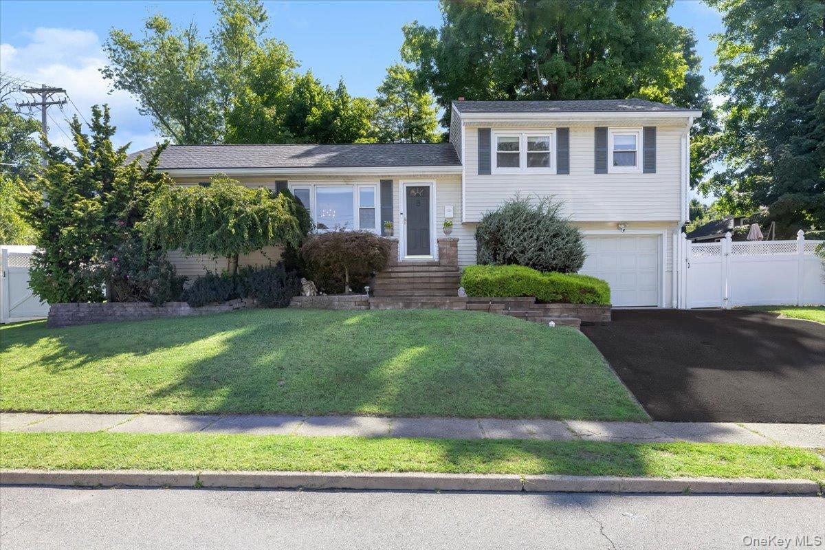 8 Foxwood Avenue Property Photo 1