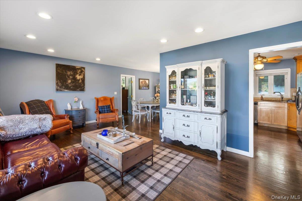 8 Foxwood Avenue Property Photo 6