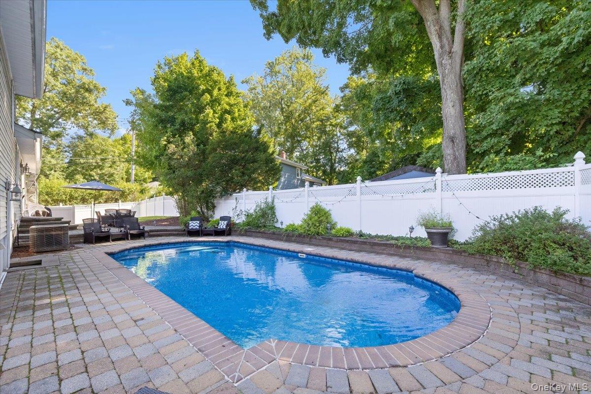 8 Foxwood Avenue Property Photo 32