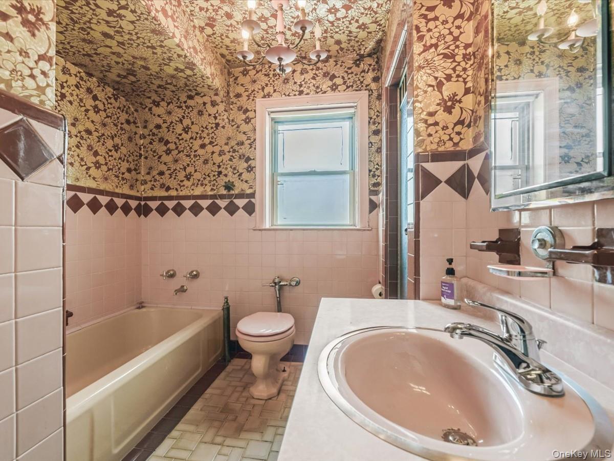 64-18 Fitchett Street Property Photo 19