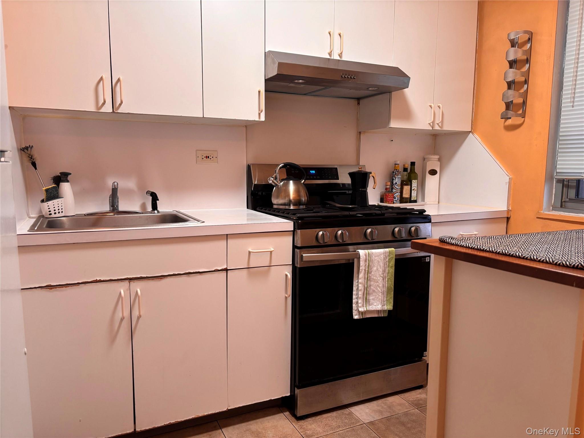 61-25 97th Street 6e Property Photo 3