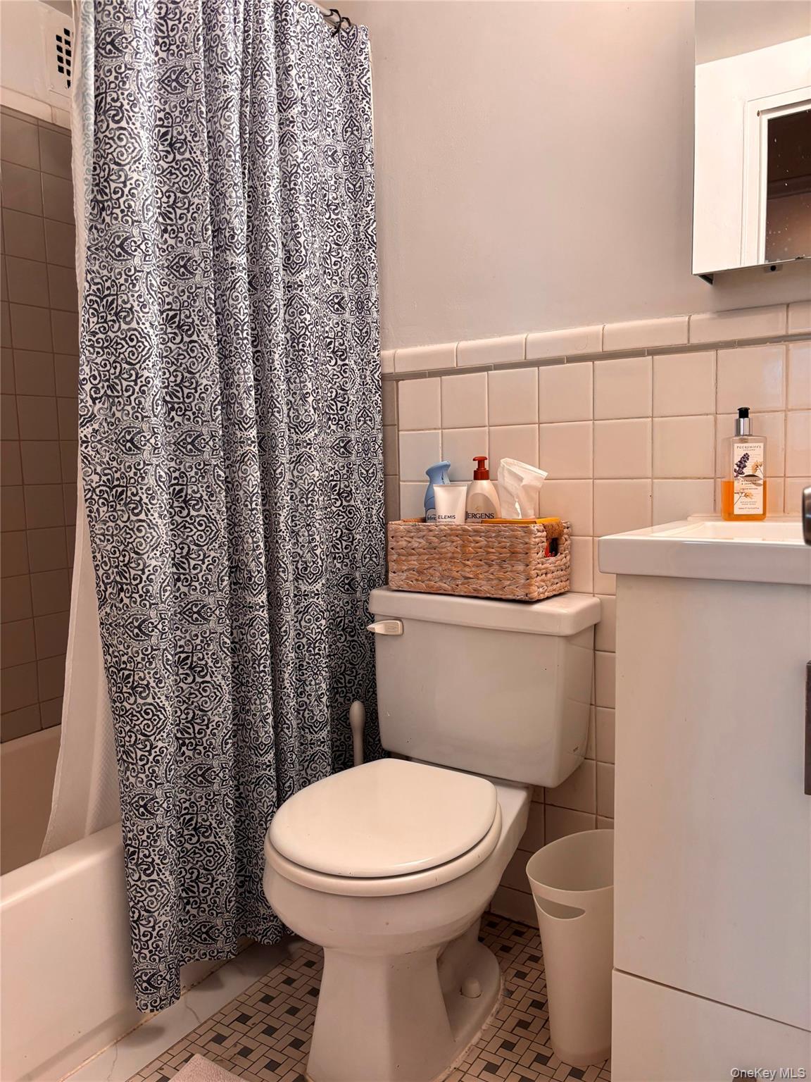 61-25 97th Street 6e Property Photo 5