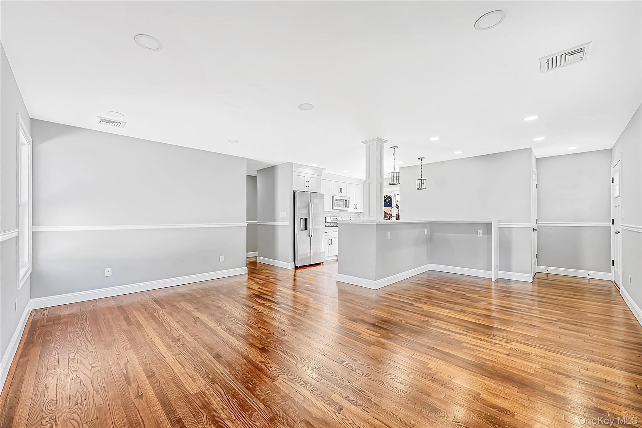 388 Vespucci Avenue Property Photo 4
