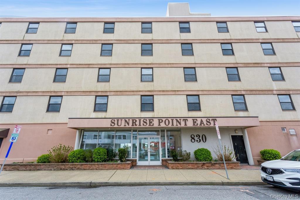 830 Shore Road 3e Property Photo 2