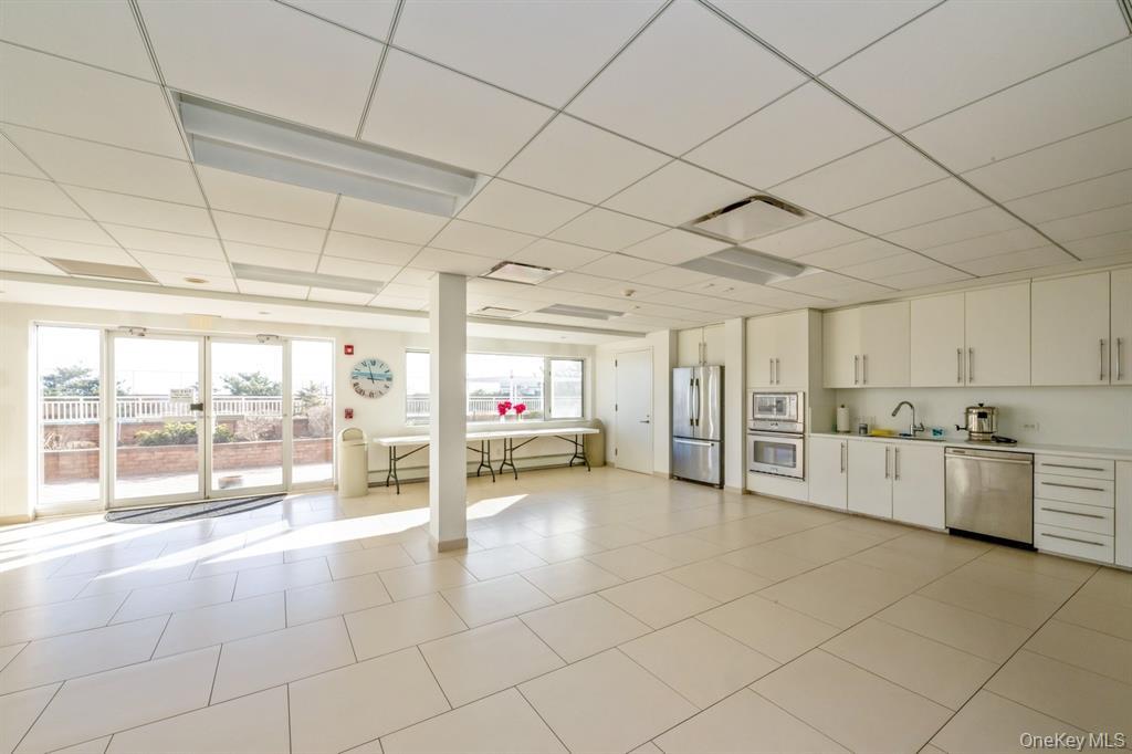 830 Shore Road 3e Property Photo 15