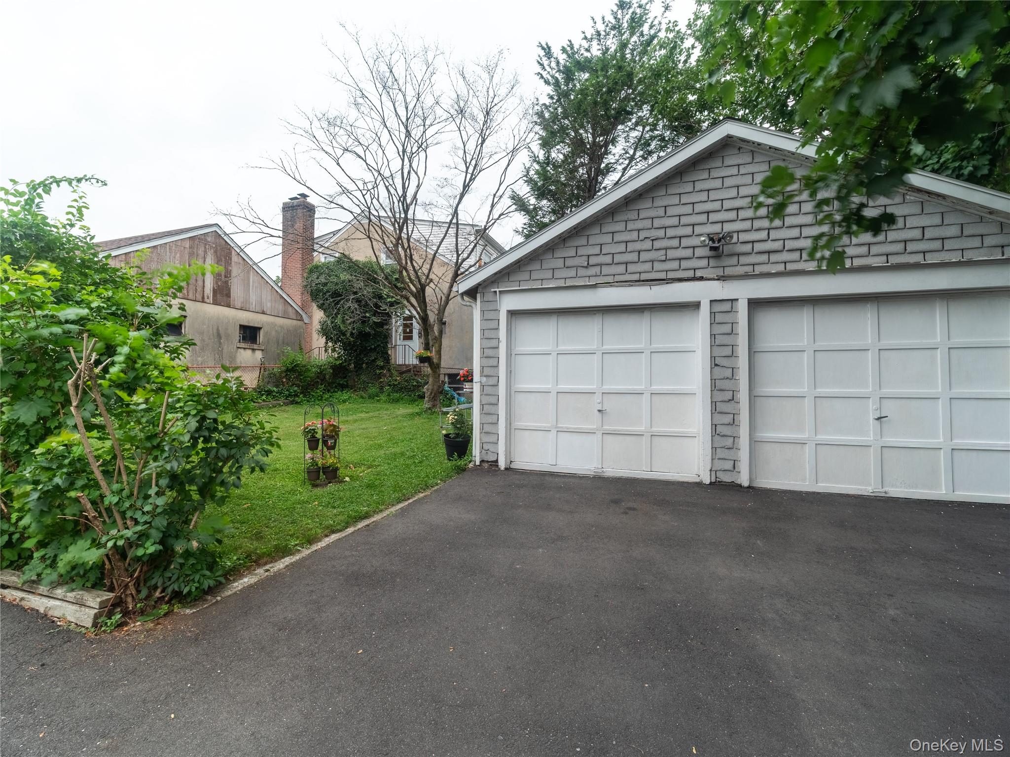 429 Franklin Street Property Photo 3