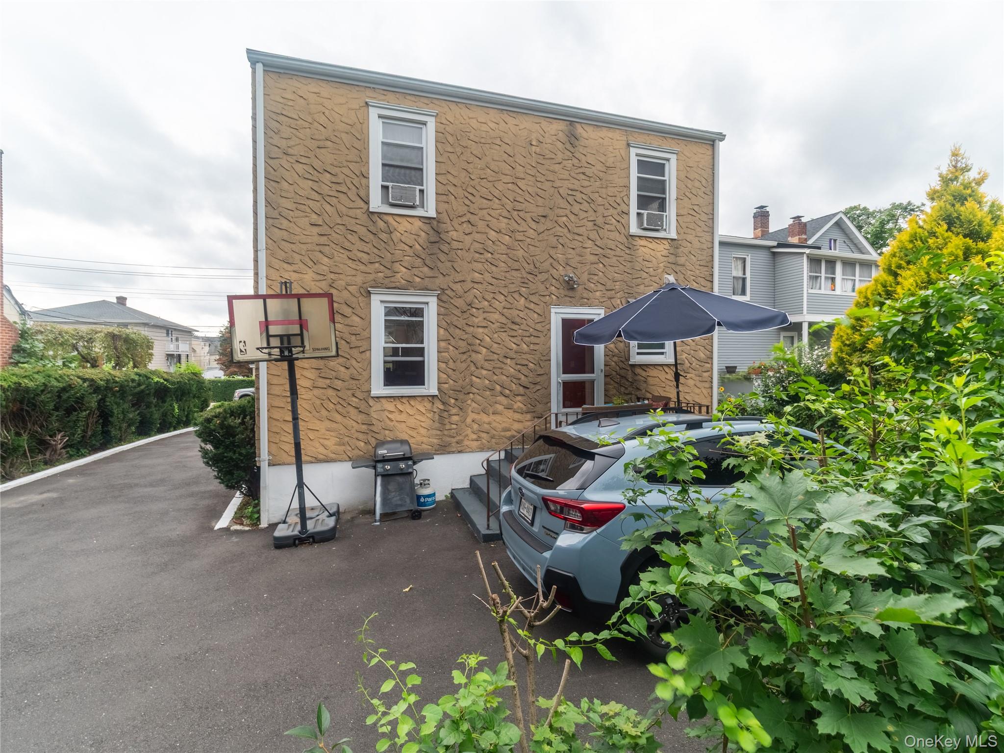 429 Franklin Street Property Photo 5