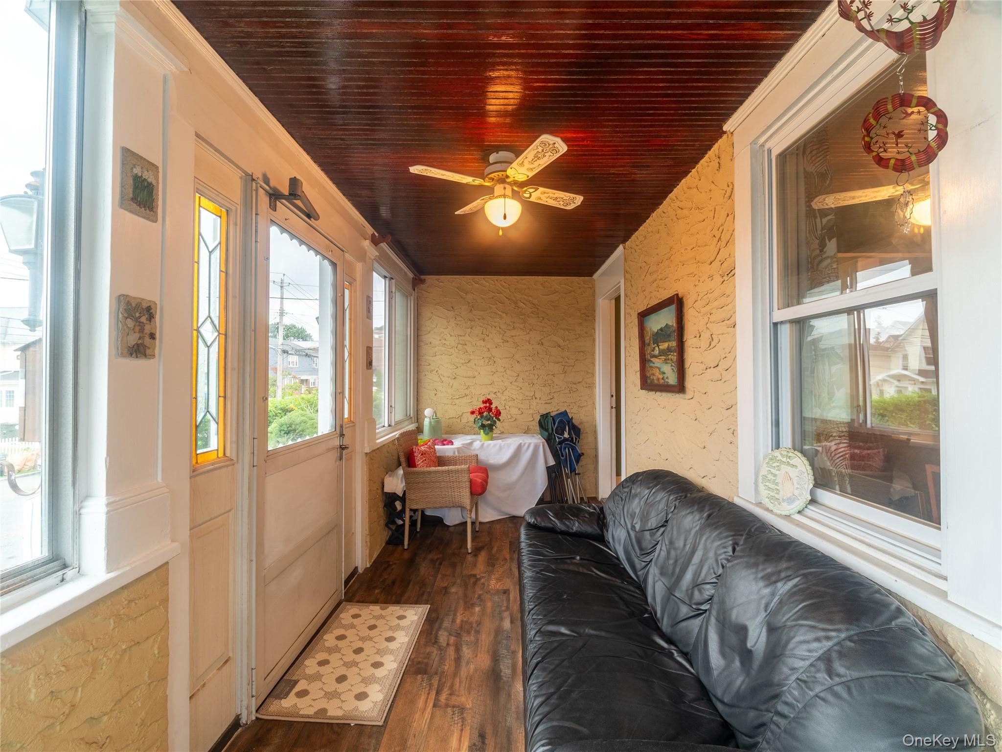429 Franklin Street Property Photo 8