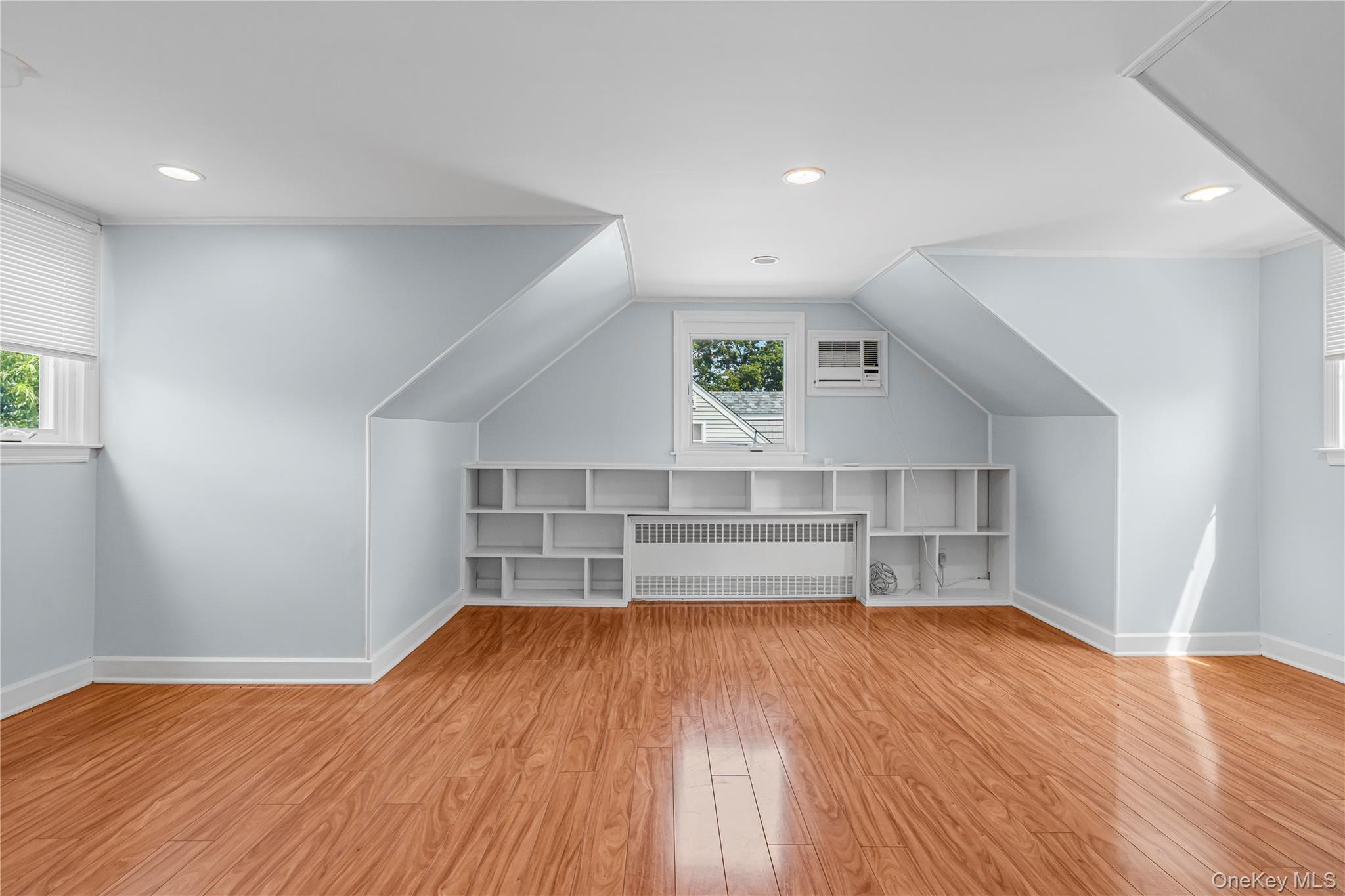 195 N Wisconsin Avenue Property Photo 12