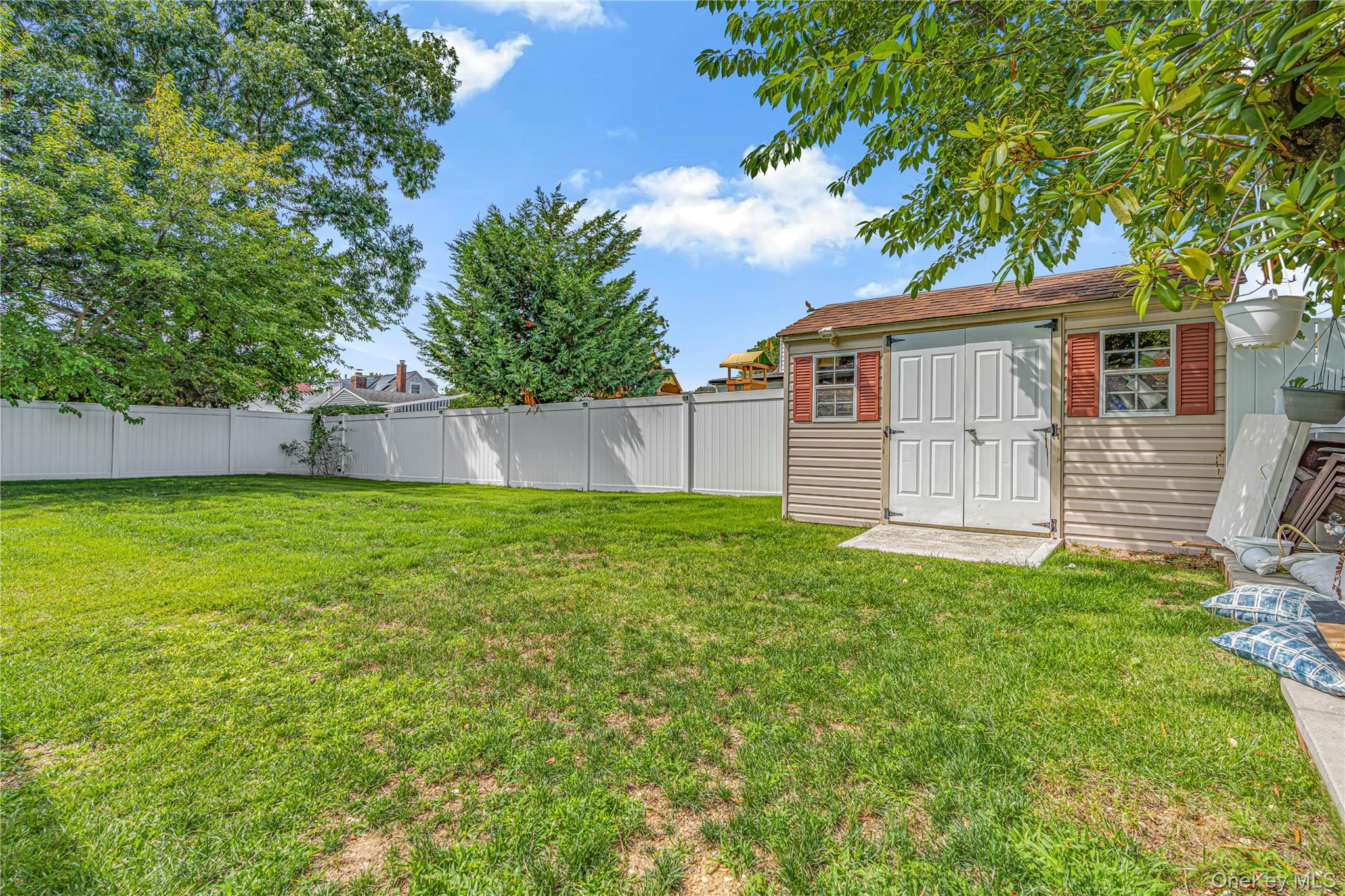 195 N Wisconsin Avenue Property Photo 16