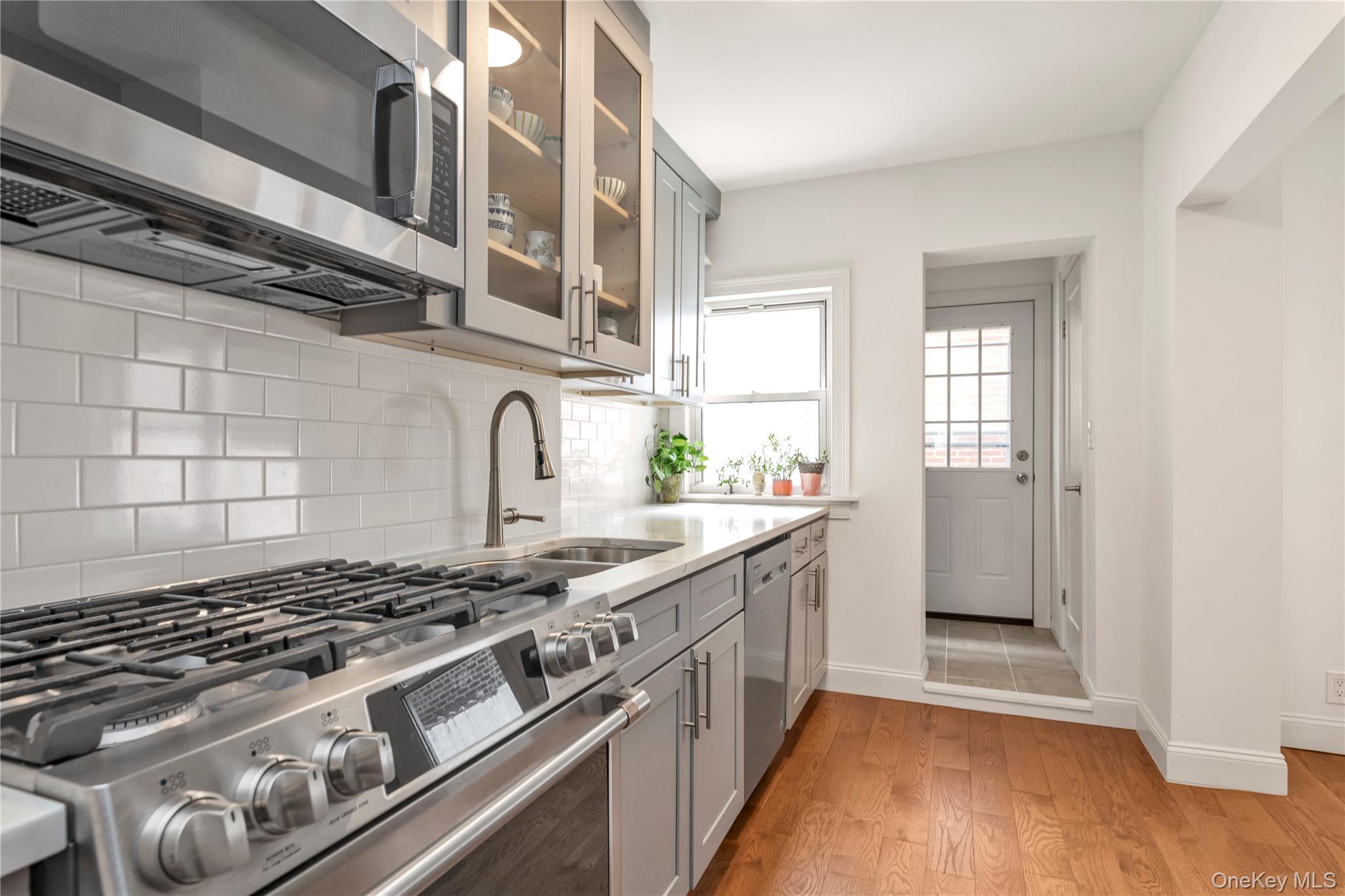 30-91 37th Street Property Photo 7