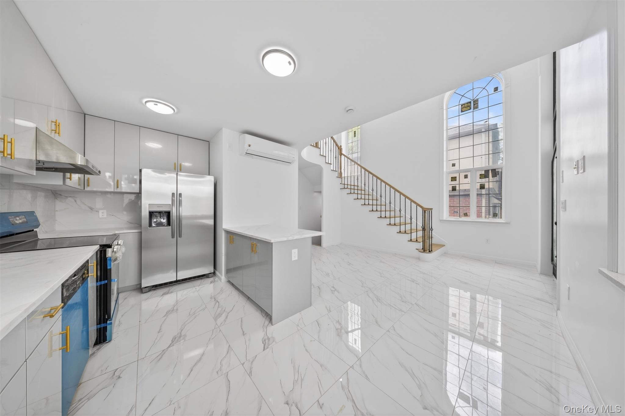 7732 168th Street Property Photo 8