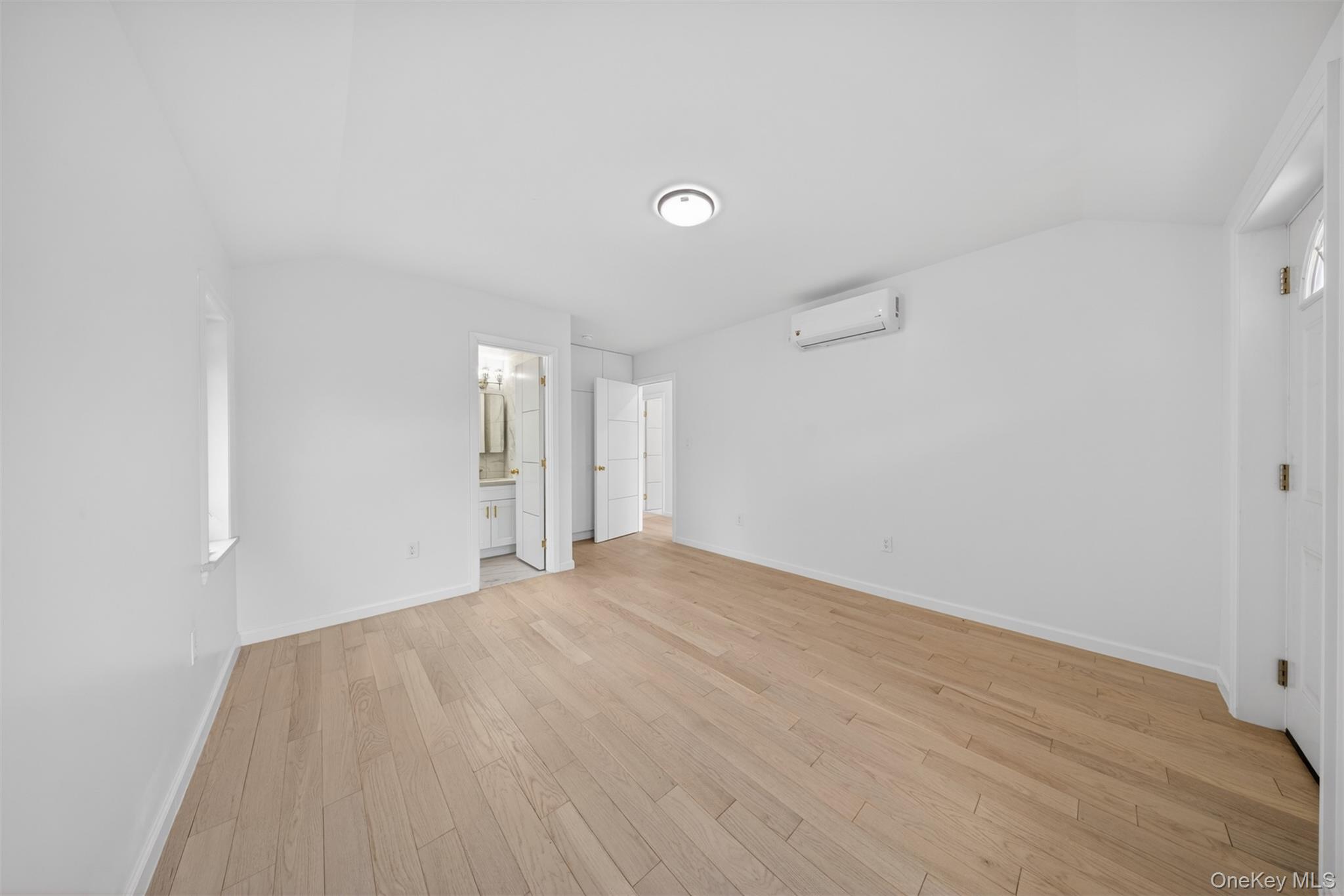 7732 168th Street Property Photo 17