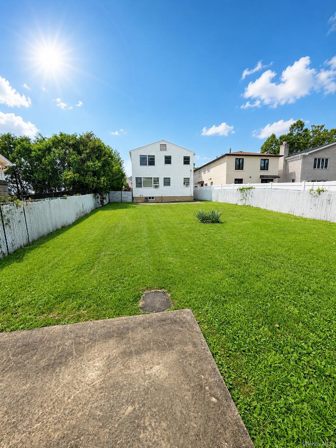 404 Edgegrove Avenue Property Photo 2
