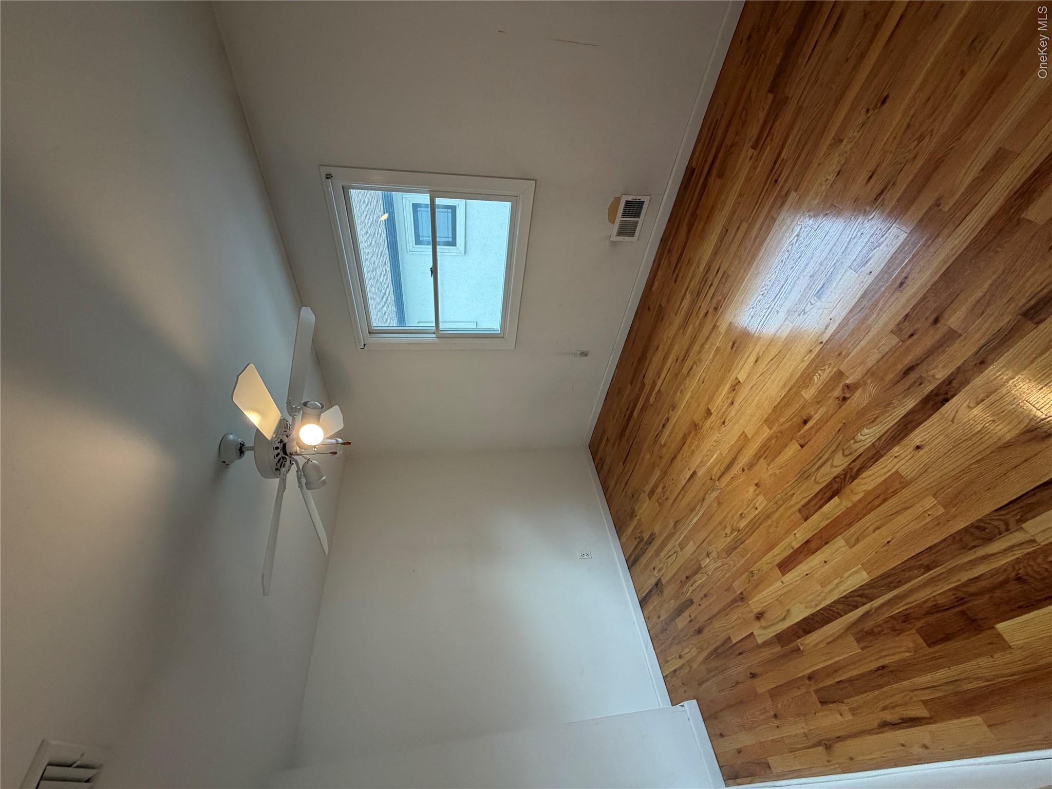 404 Edgegrove Avenue Property Photo 10