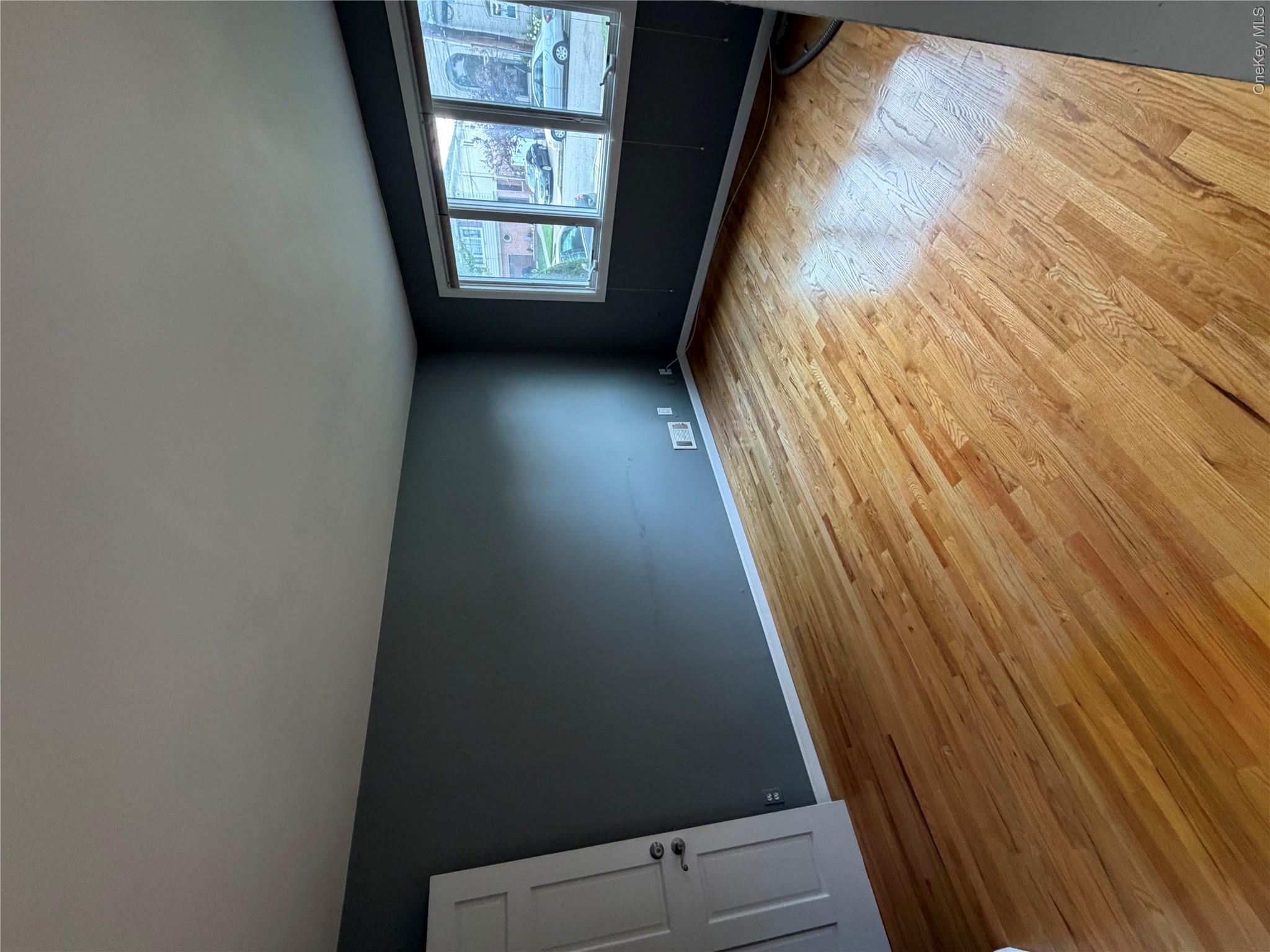 404 Edgegrove Avenue Property Photo 11