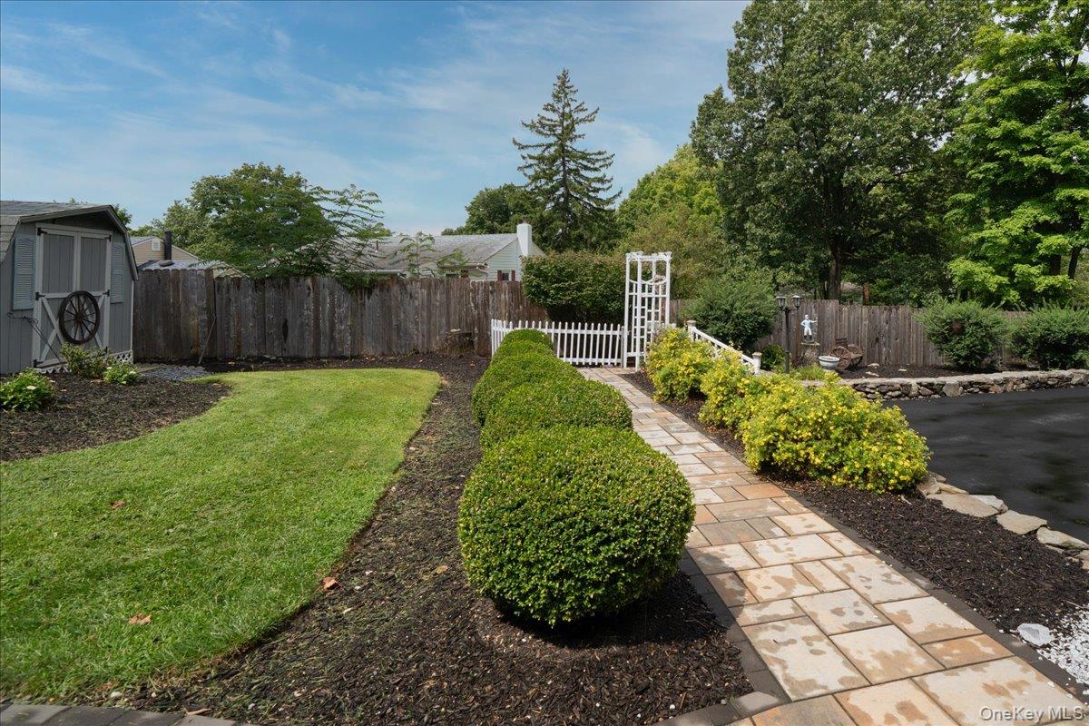 7 Laura Road Property Photo 3