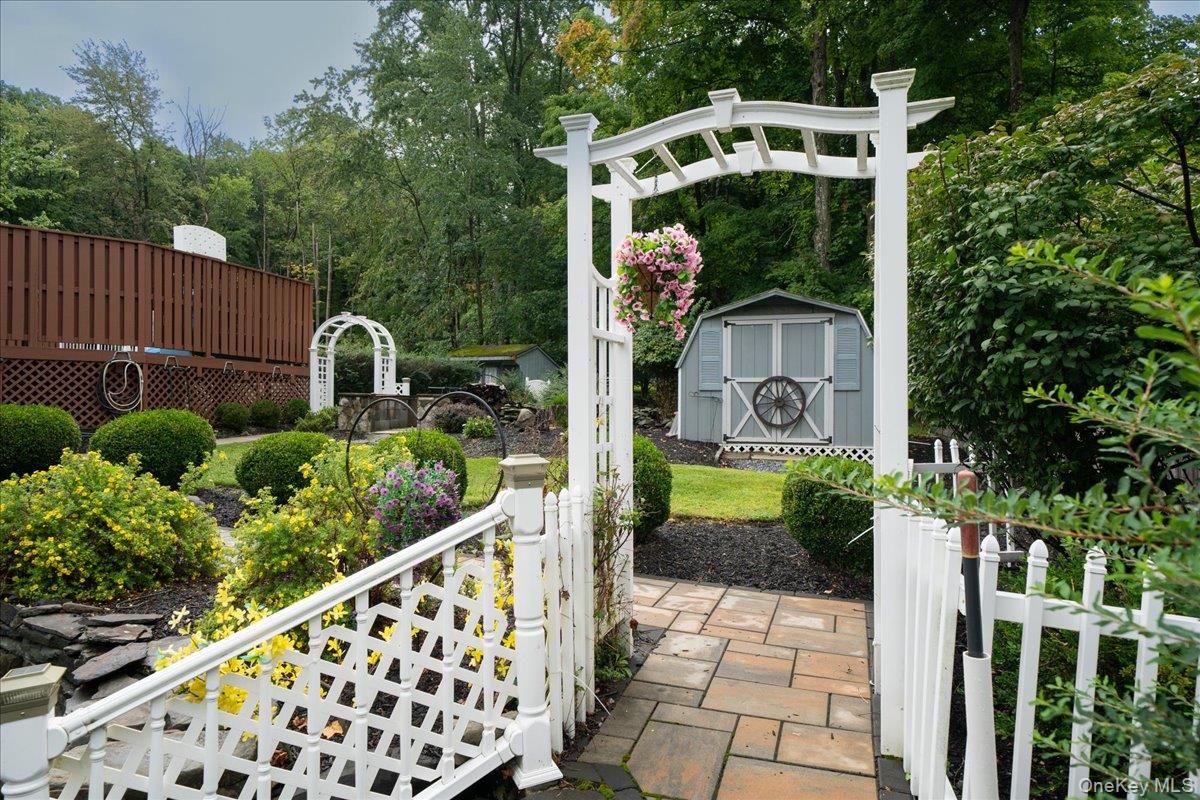 7 Laura Road Property Photo 43