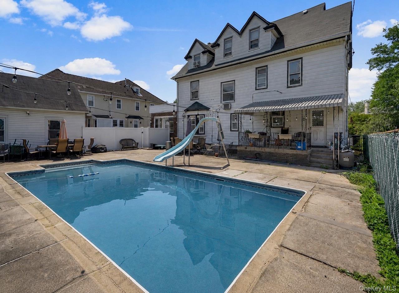 11 Winfield Avenue Property Photo 4